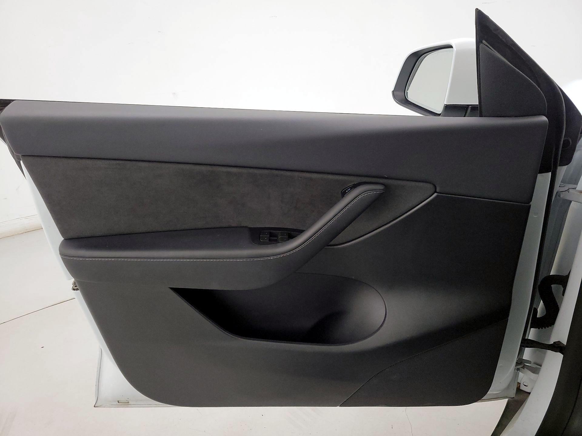 Thumbnail: 2022 Tesla Model Y - 12