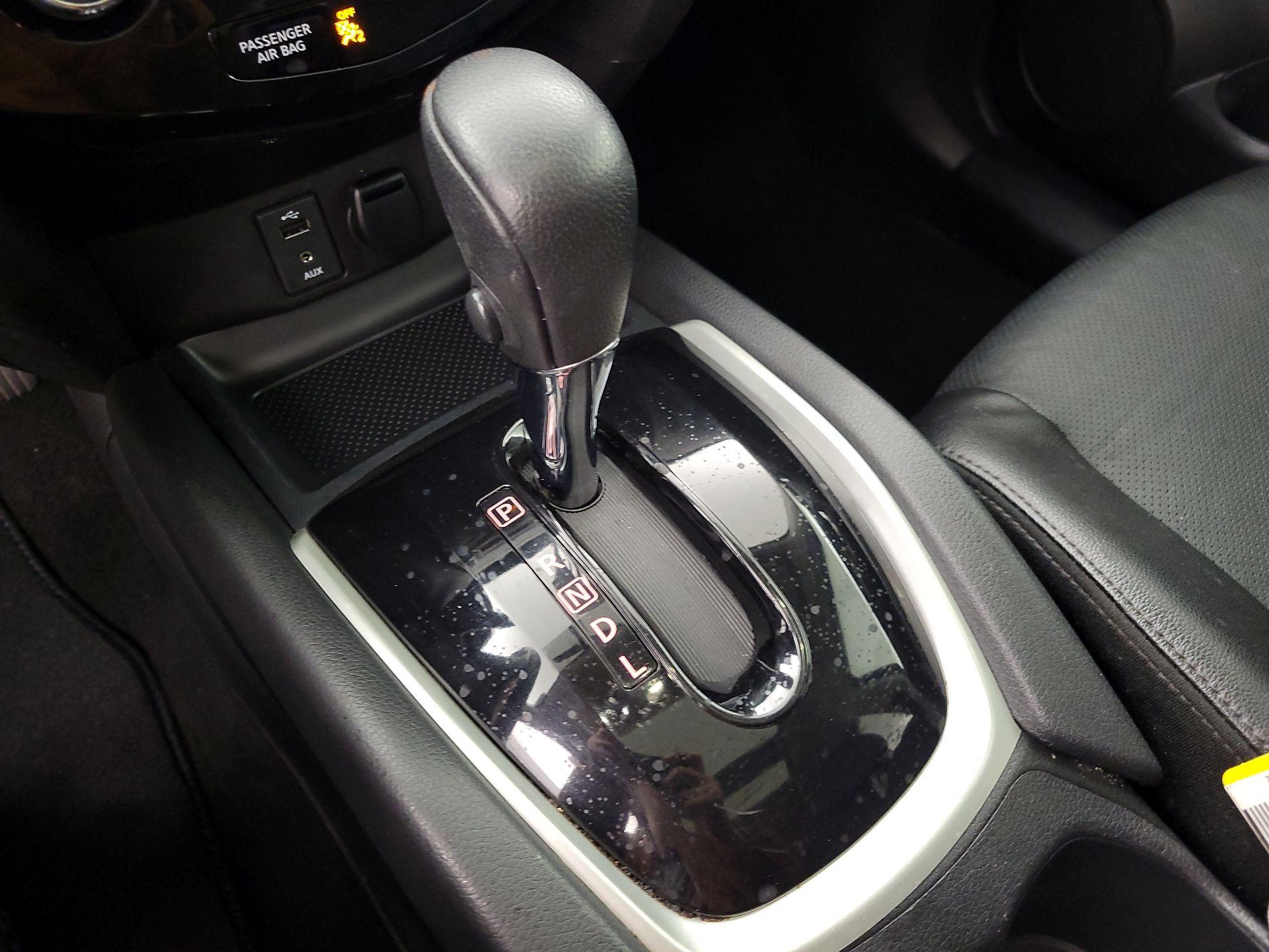 Thumbnail: 2016 Nissan Rogue - 18