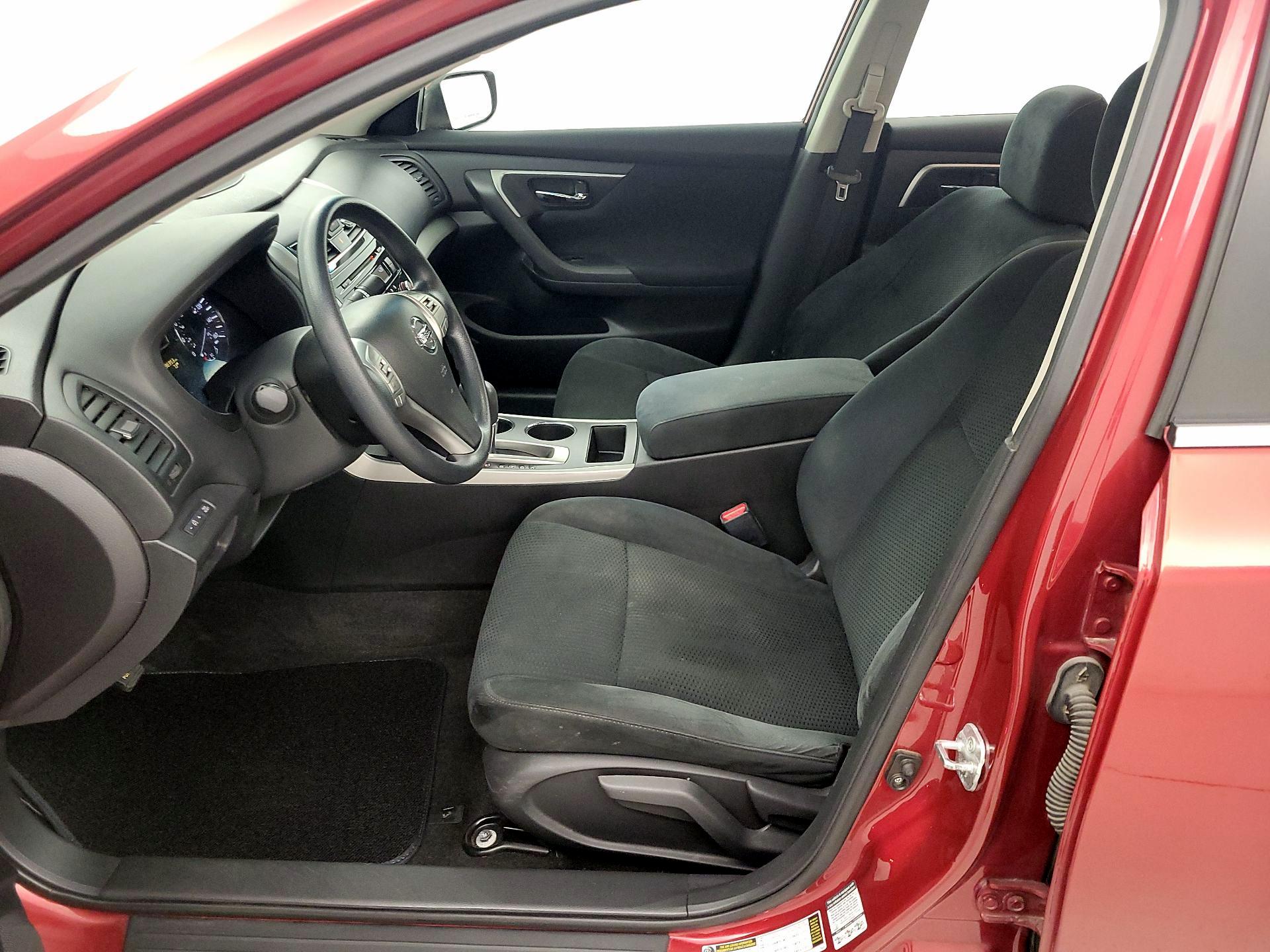 Thumbnail: 2015 Nissan Altima - 11