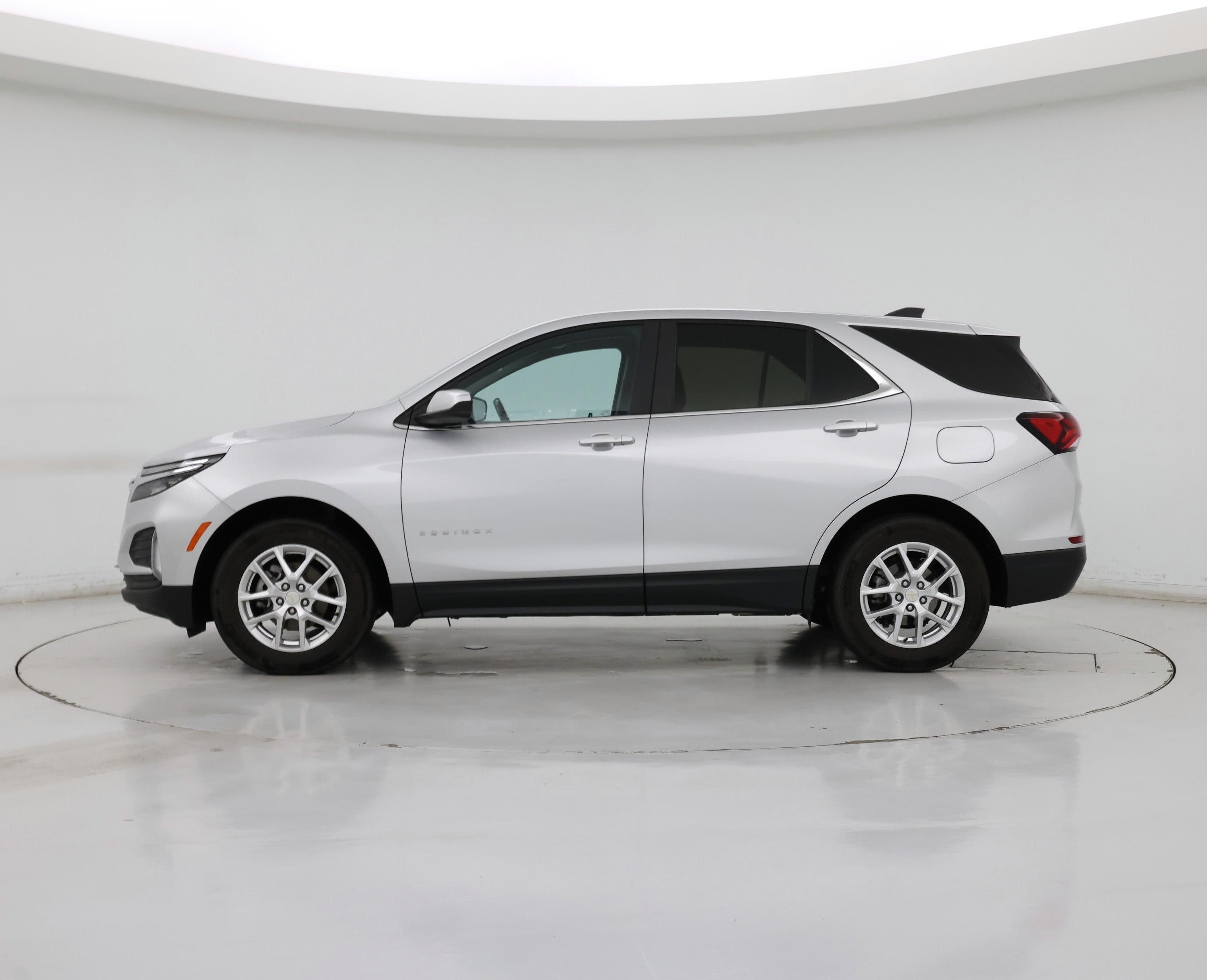 Thumbnail: 2022 Chevrolet Equinox - 3