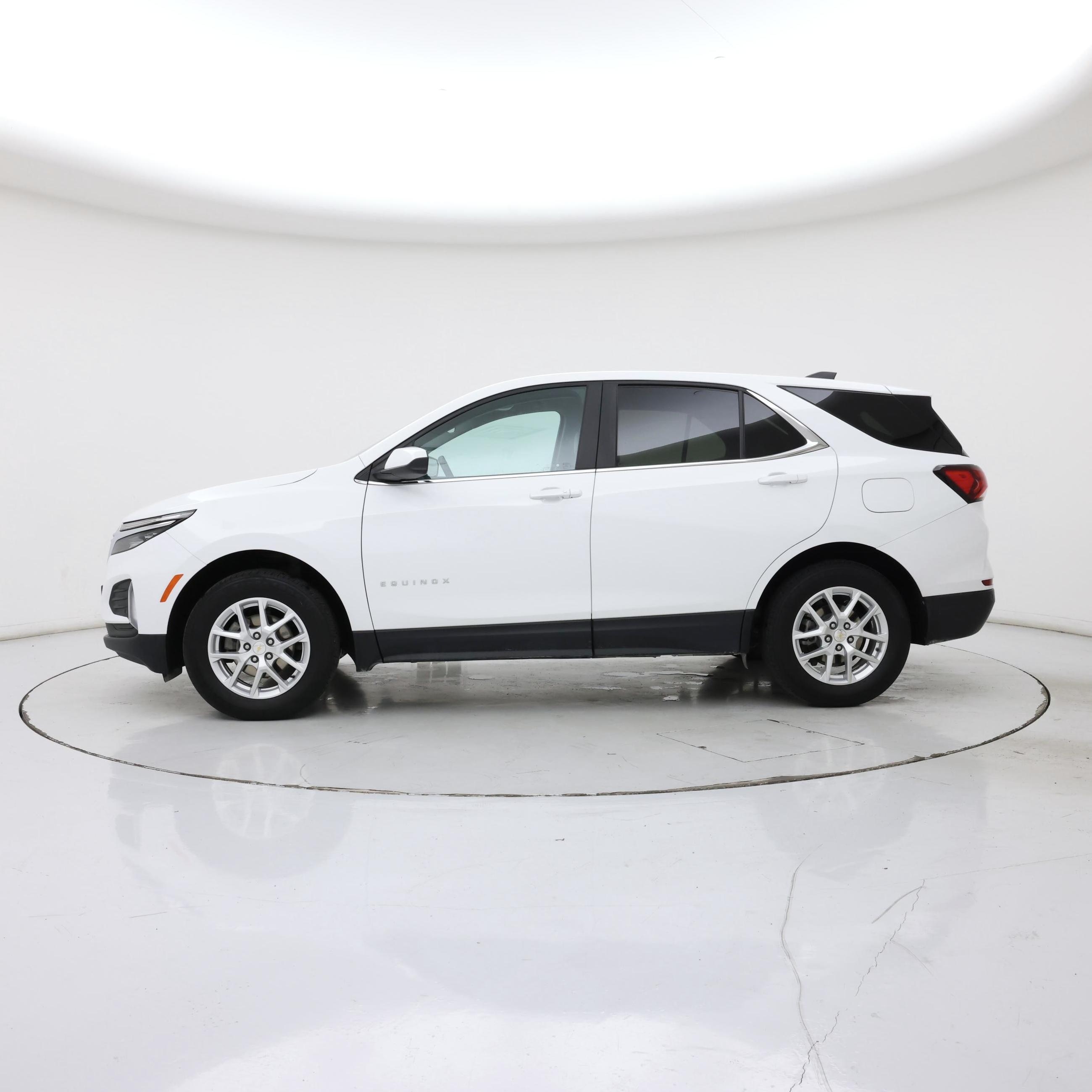 Thumbnail: 2023 Chevrolet Equinox - 3