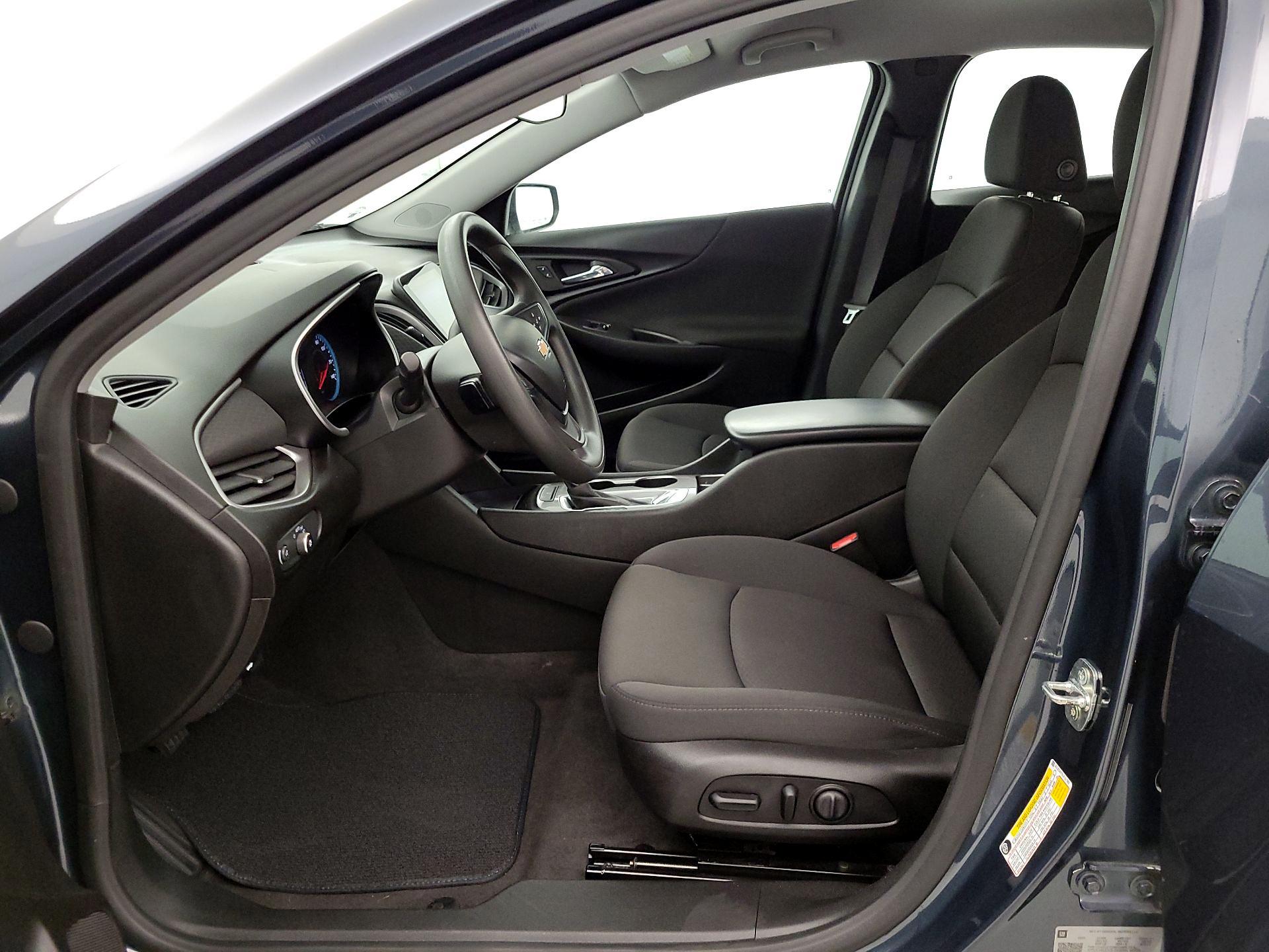Thumbnail: 2020 Chevrolet Malibu - 11