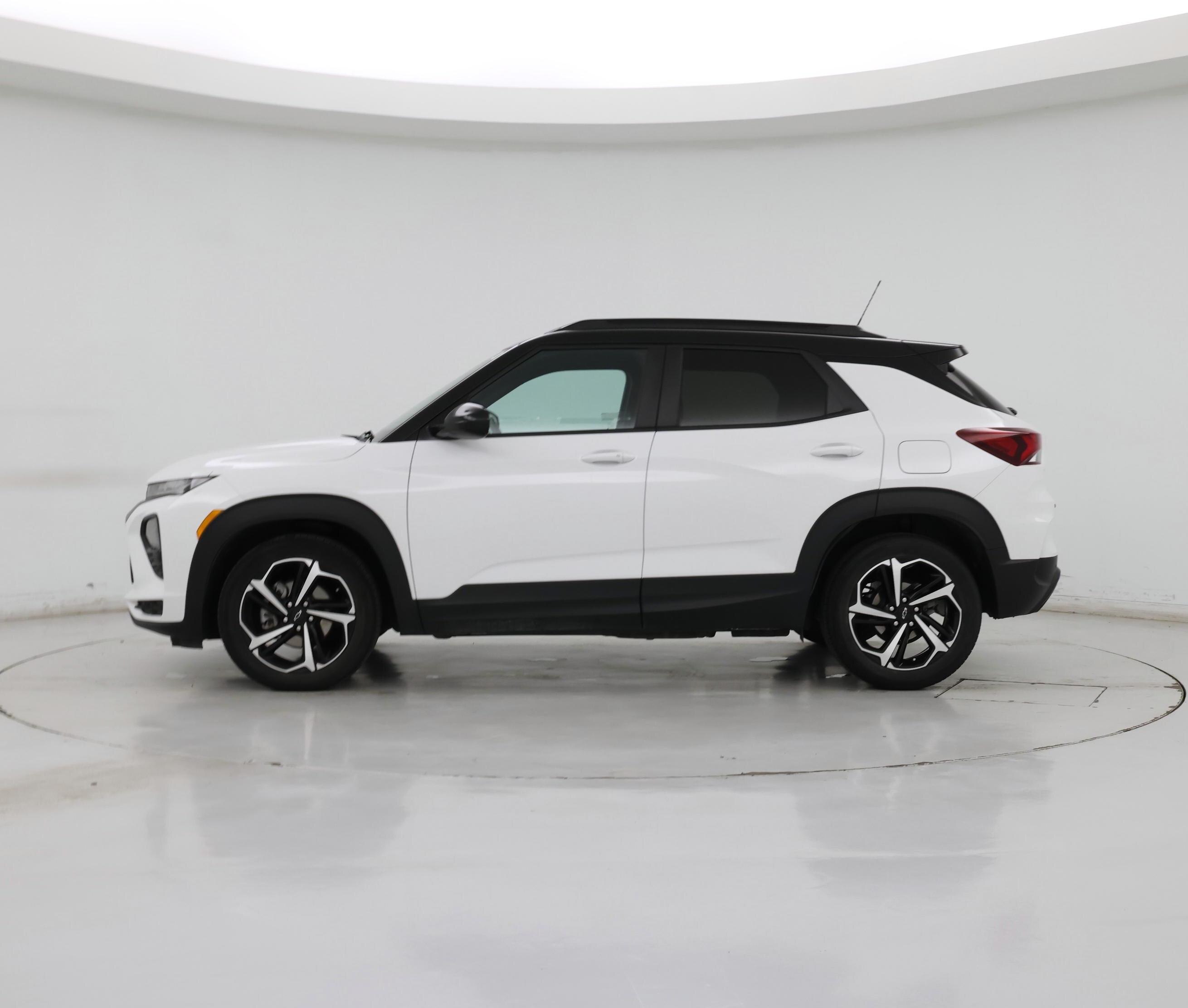 Thumbnail: 2022 Chevrolet TrailBlazer - 3