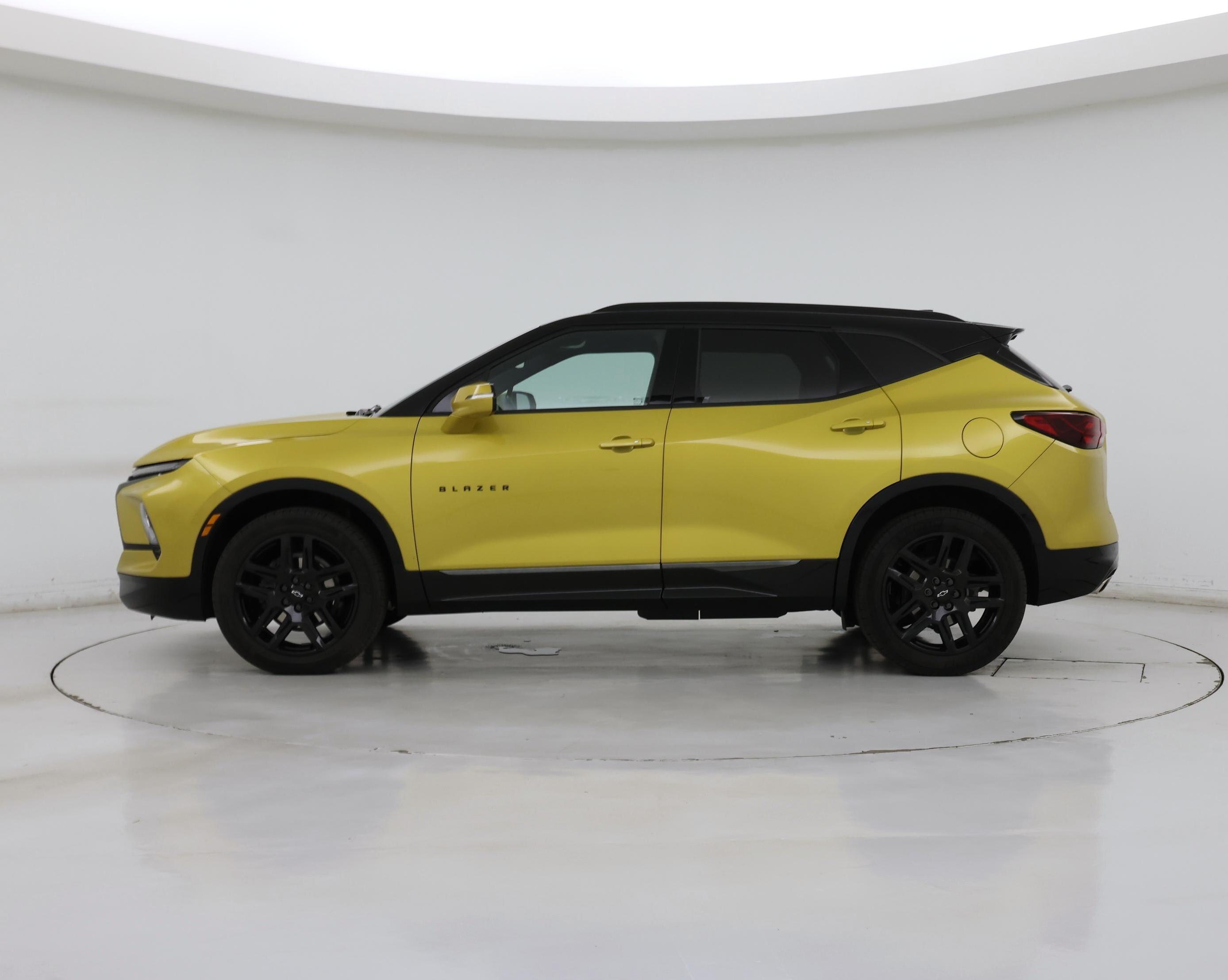 Thumbnail: 2023 Chevrolet Blazer - 3