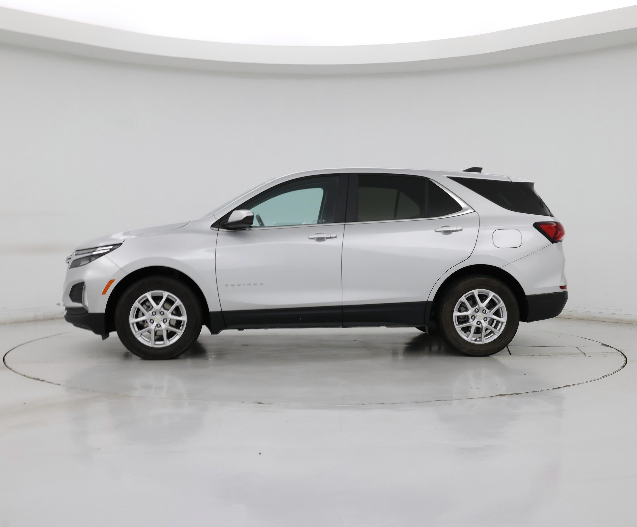 Thumbnail: 2022 Chevrolet Equinox - 3