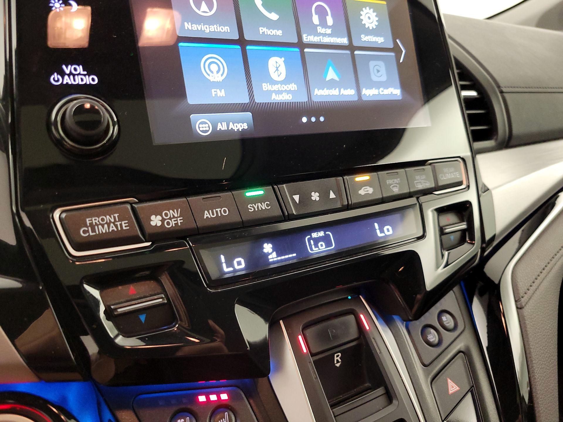 Thumbnail: 2019 Honda Odyssey - 17