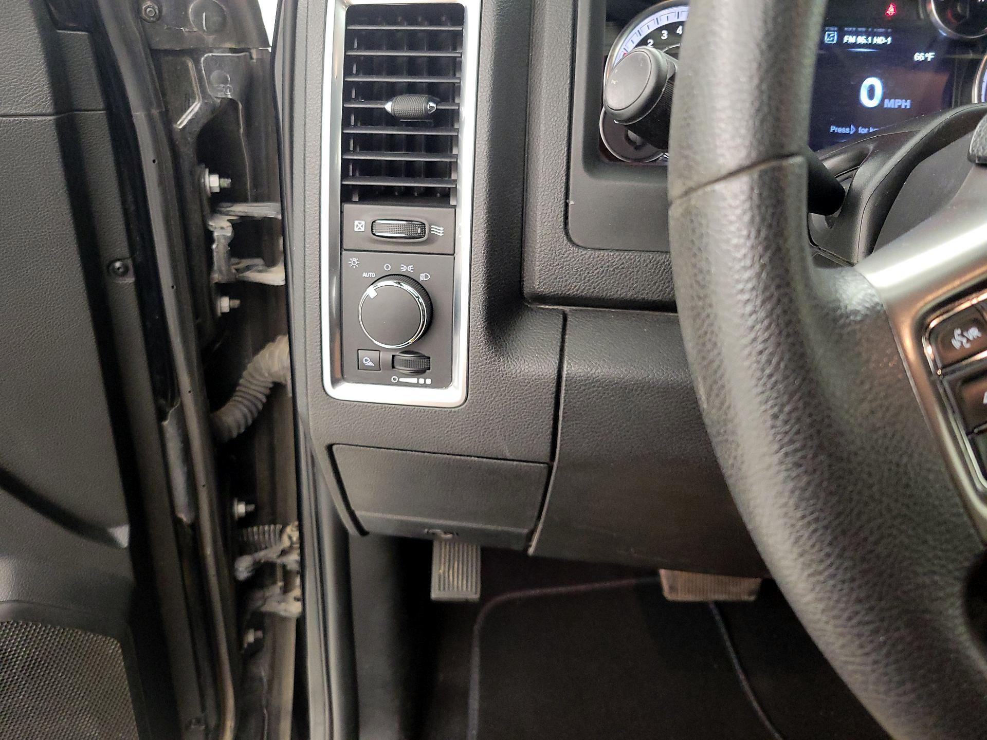 Thumbnail: 2023 RAM 1500 Classic - 13