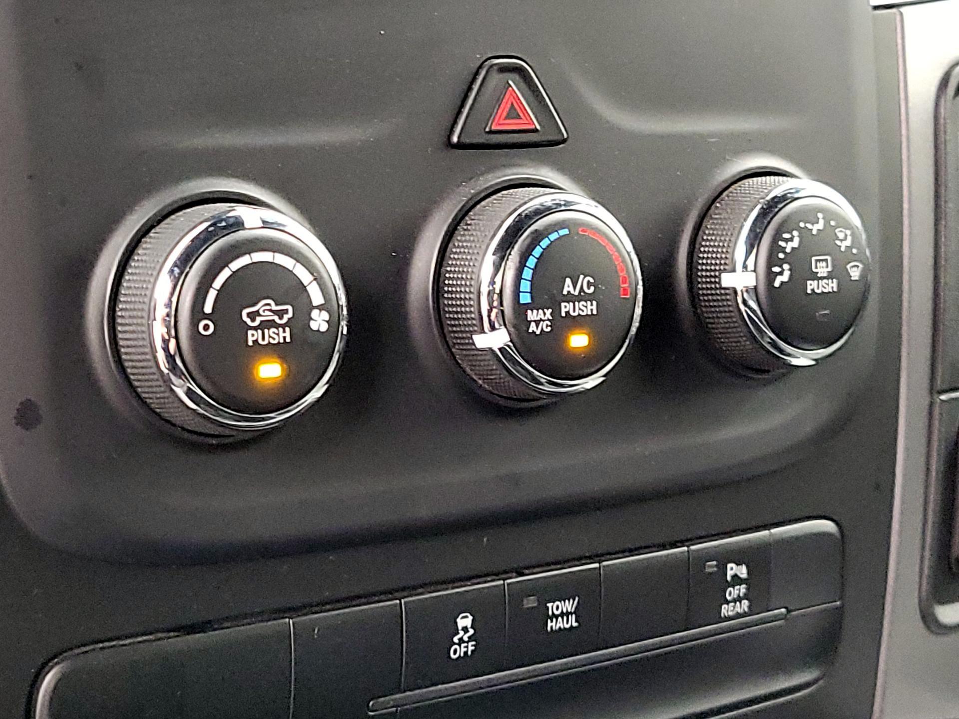 Thumbnail: 2023 RAM 1500 Classic - 16