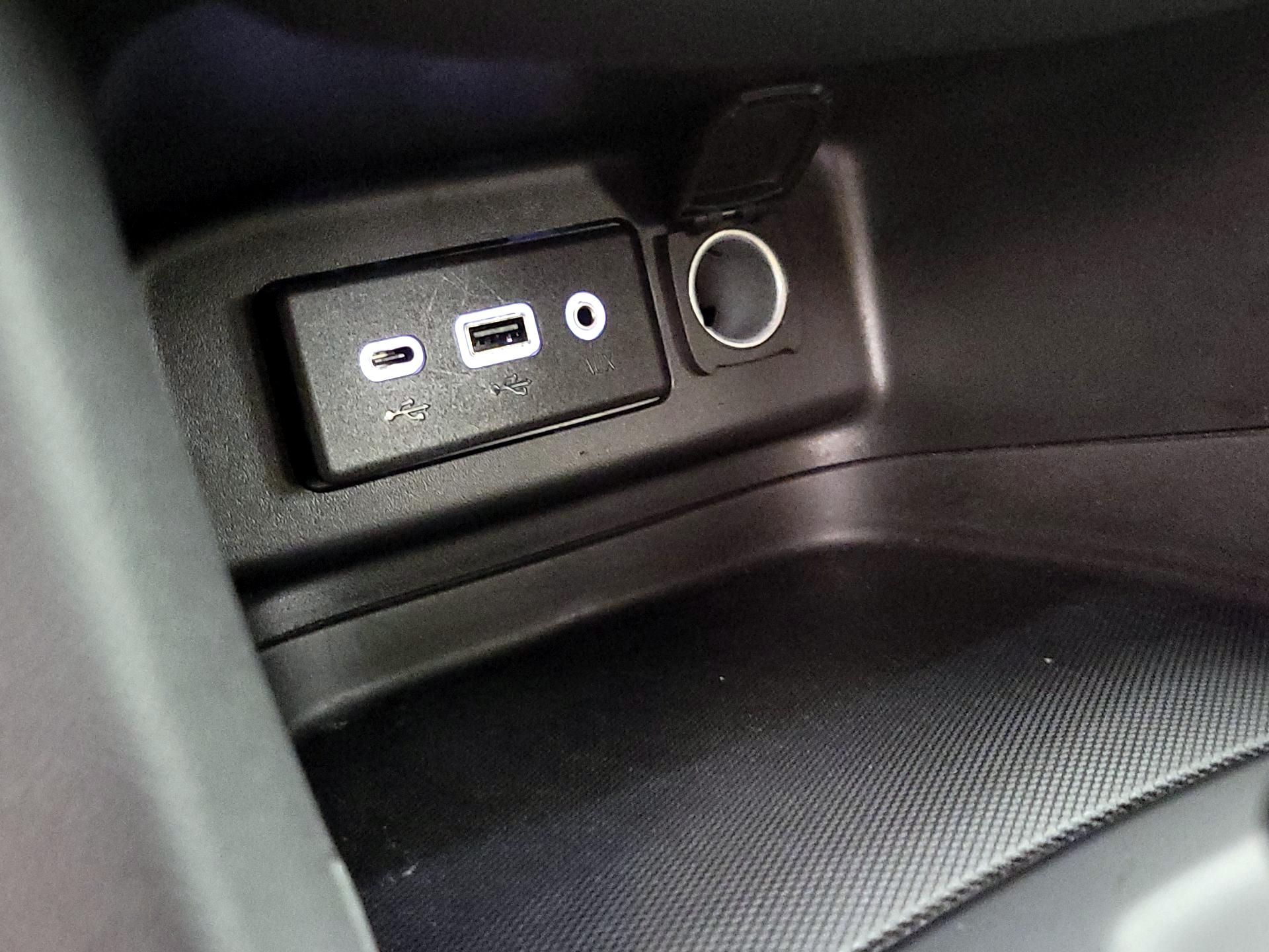 Thumbnail: 2022 Chevrolet Equinox - 18