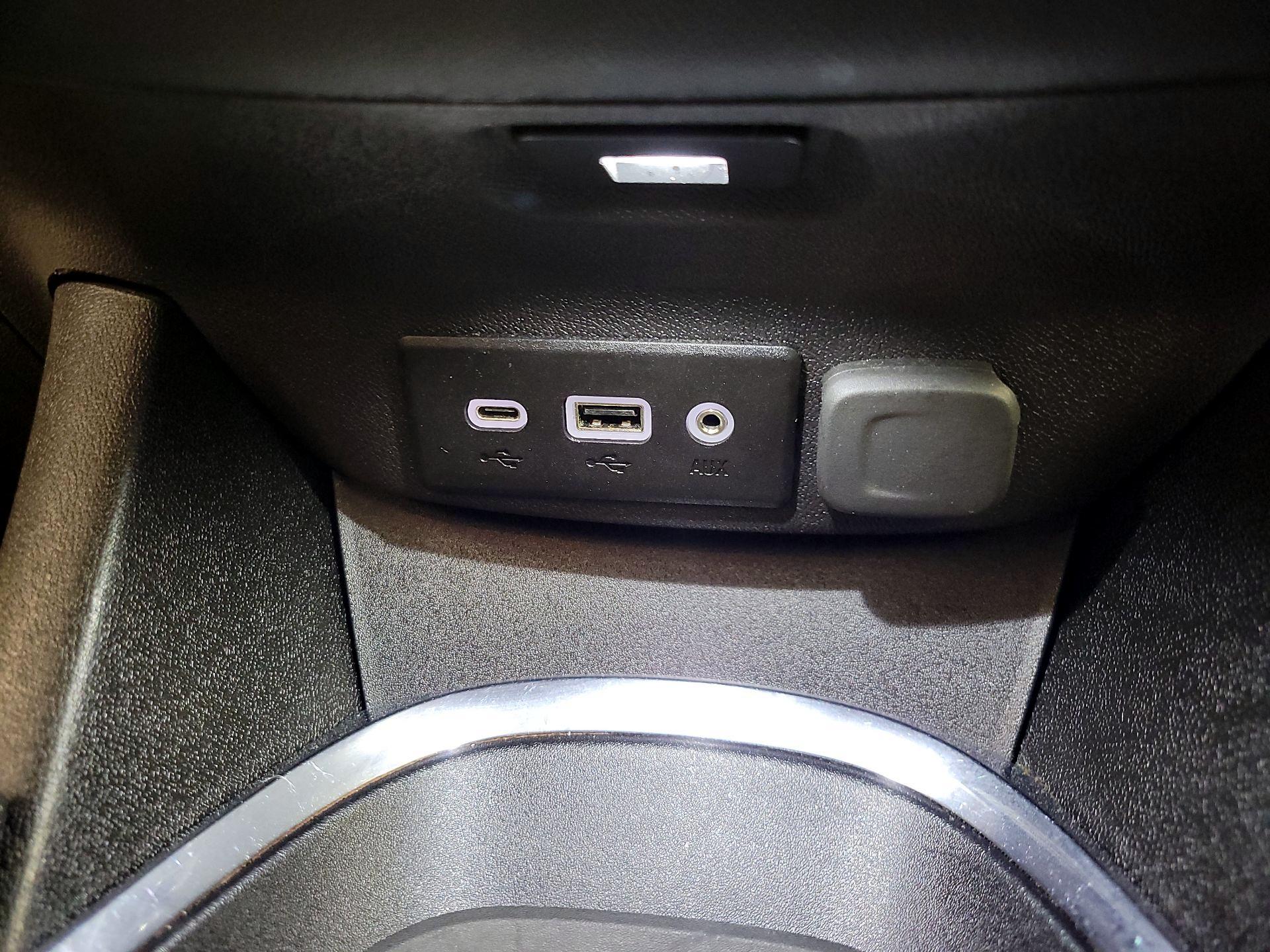 Thumbnail: 2023 Chevrolet Malibu - 18