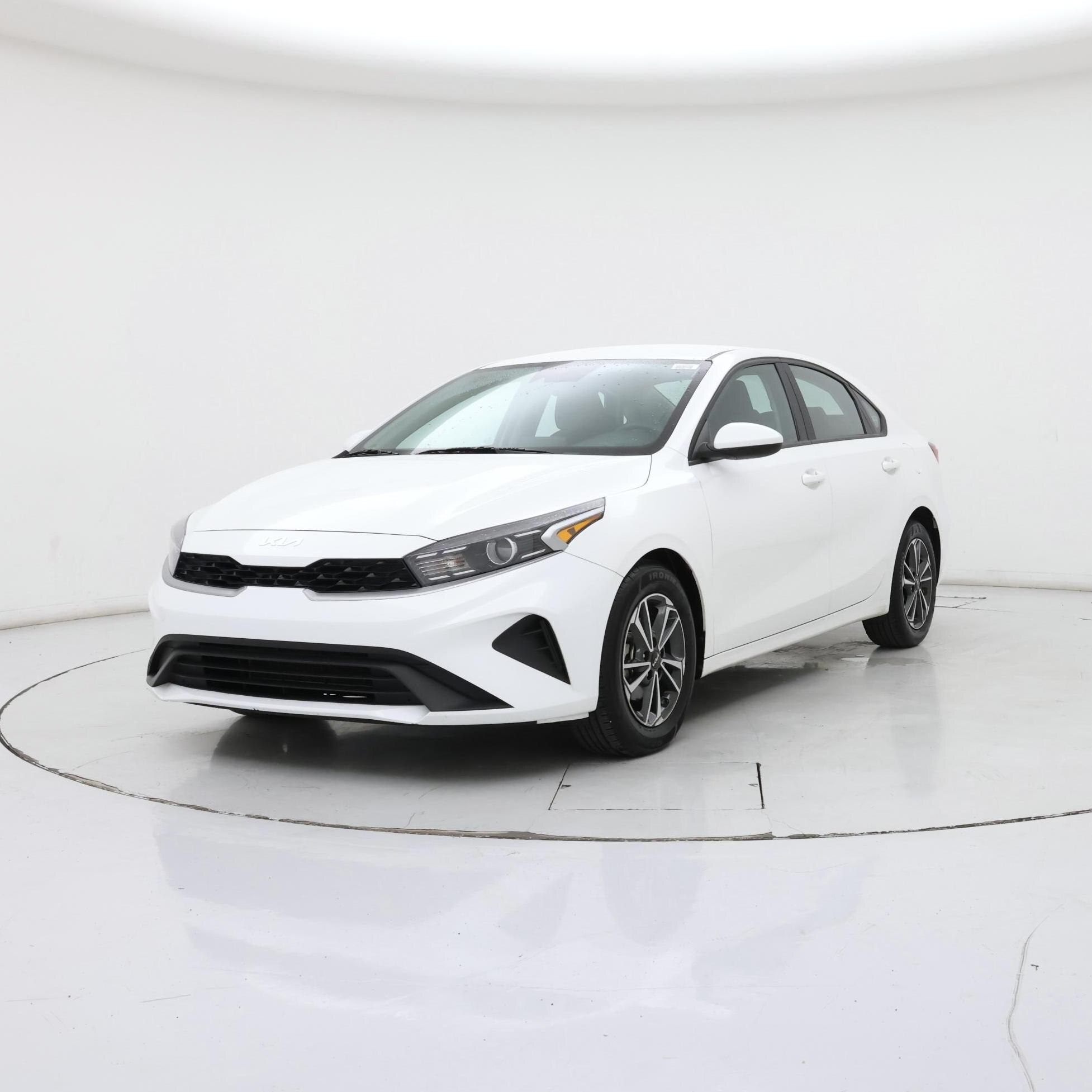 Thumbnail: 2023 Kia Forte - 4