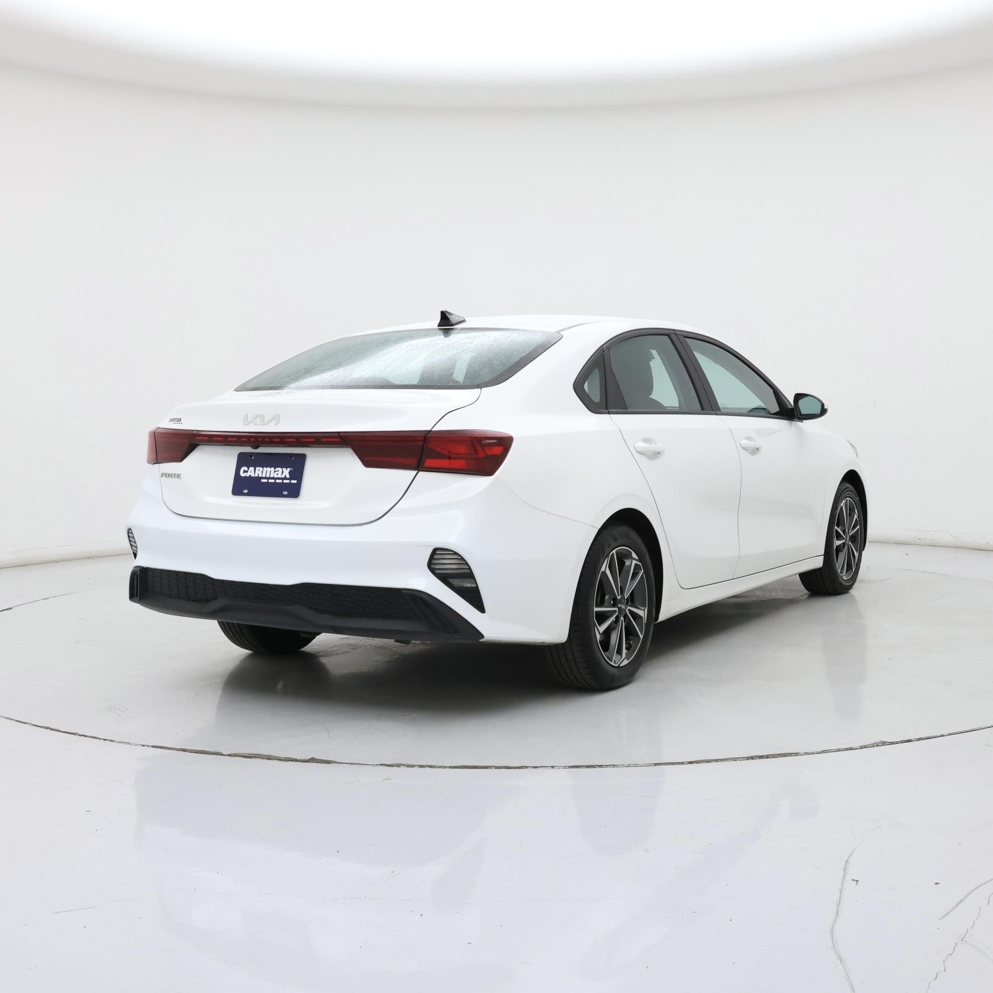 Thumbnail: 2023 Kia Forte - 8