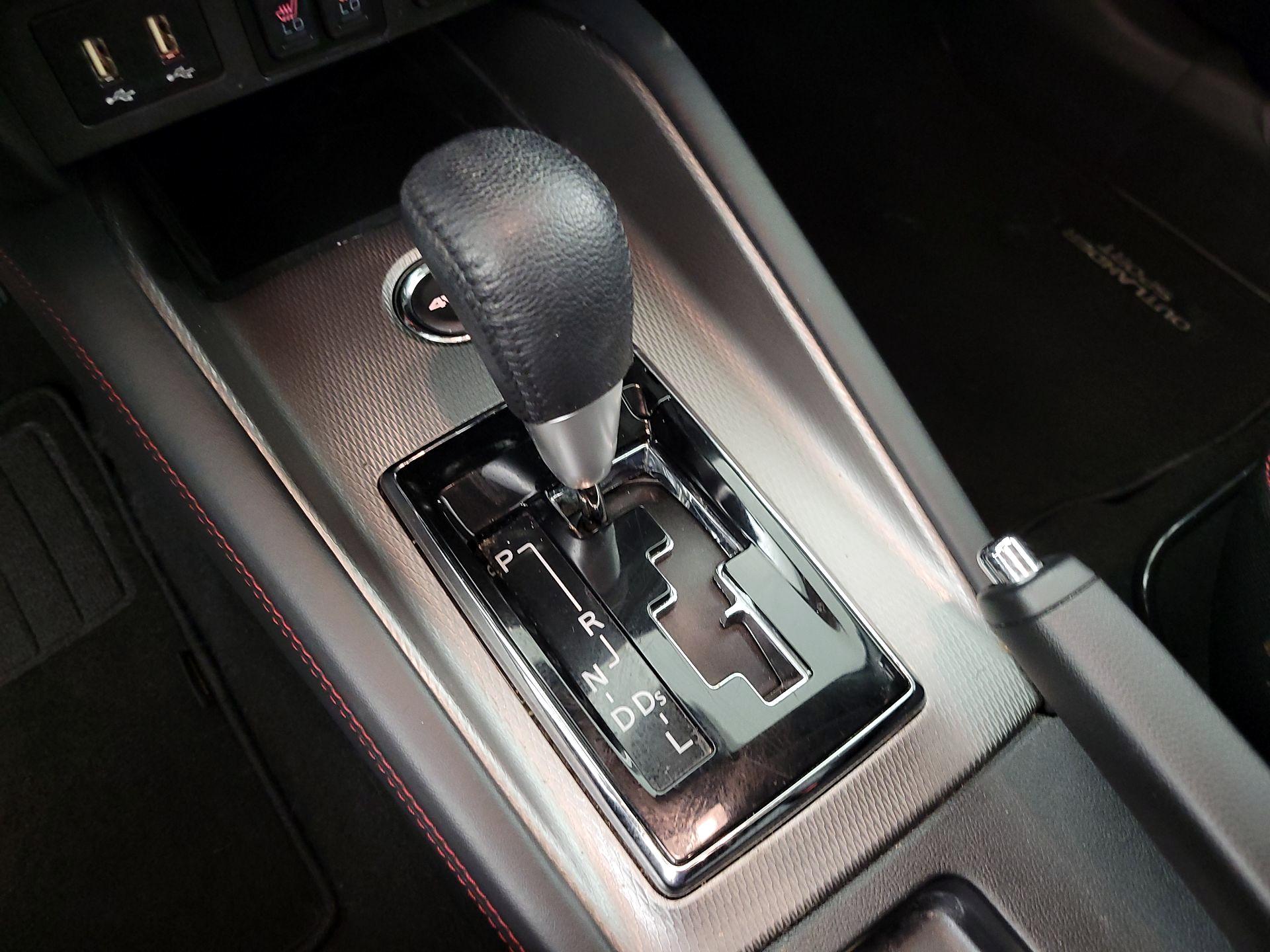 Thumbnail: 2023 Mitsubishi Outlander Sport - 17