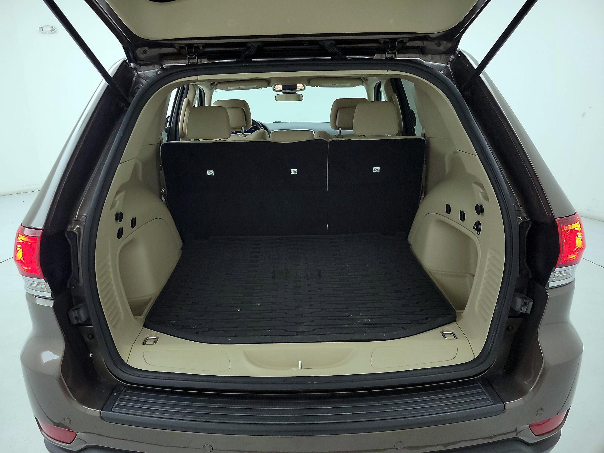 Thumbnail: 2021 Jeep Grand Cherokee - 20