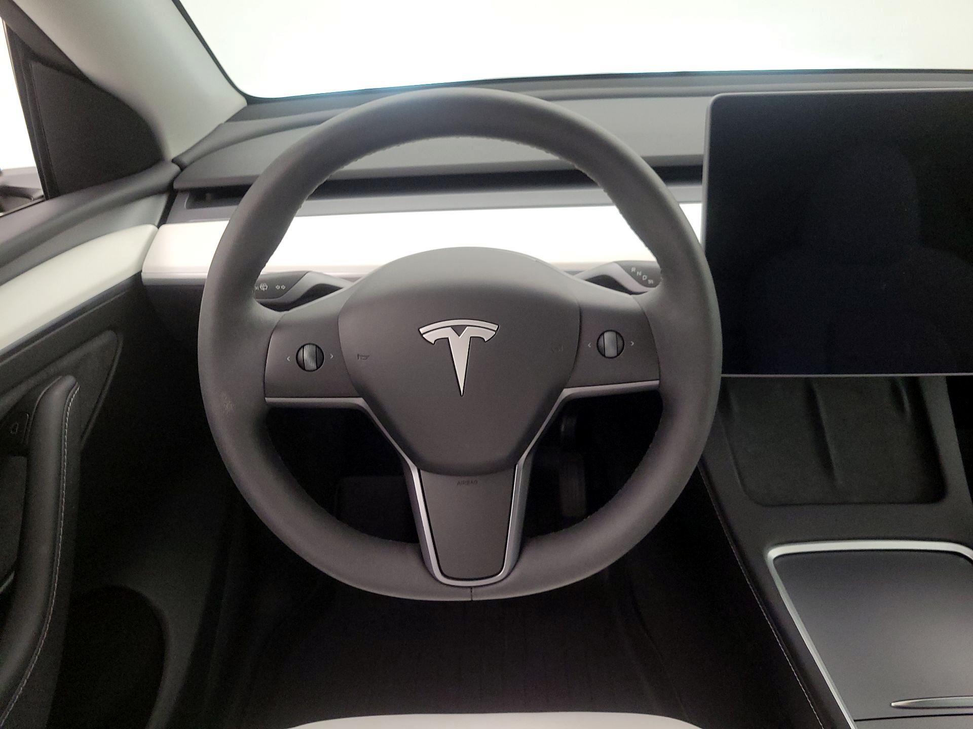 Thumbnail: 2025 Tesla Model Y - 10