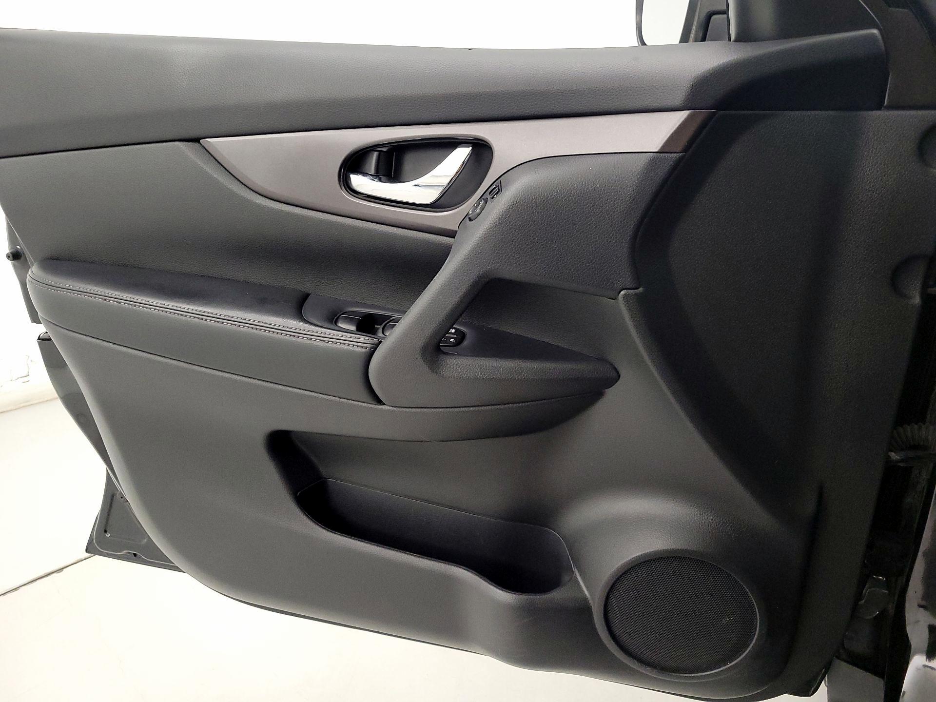 Thumbnail: 2014 Nissan Rogue - 12