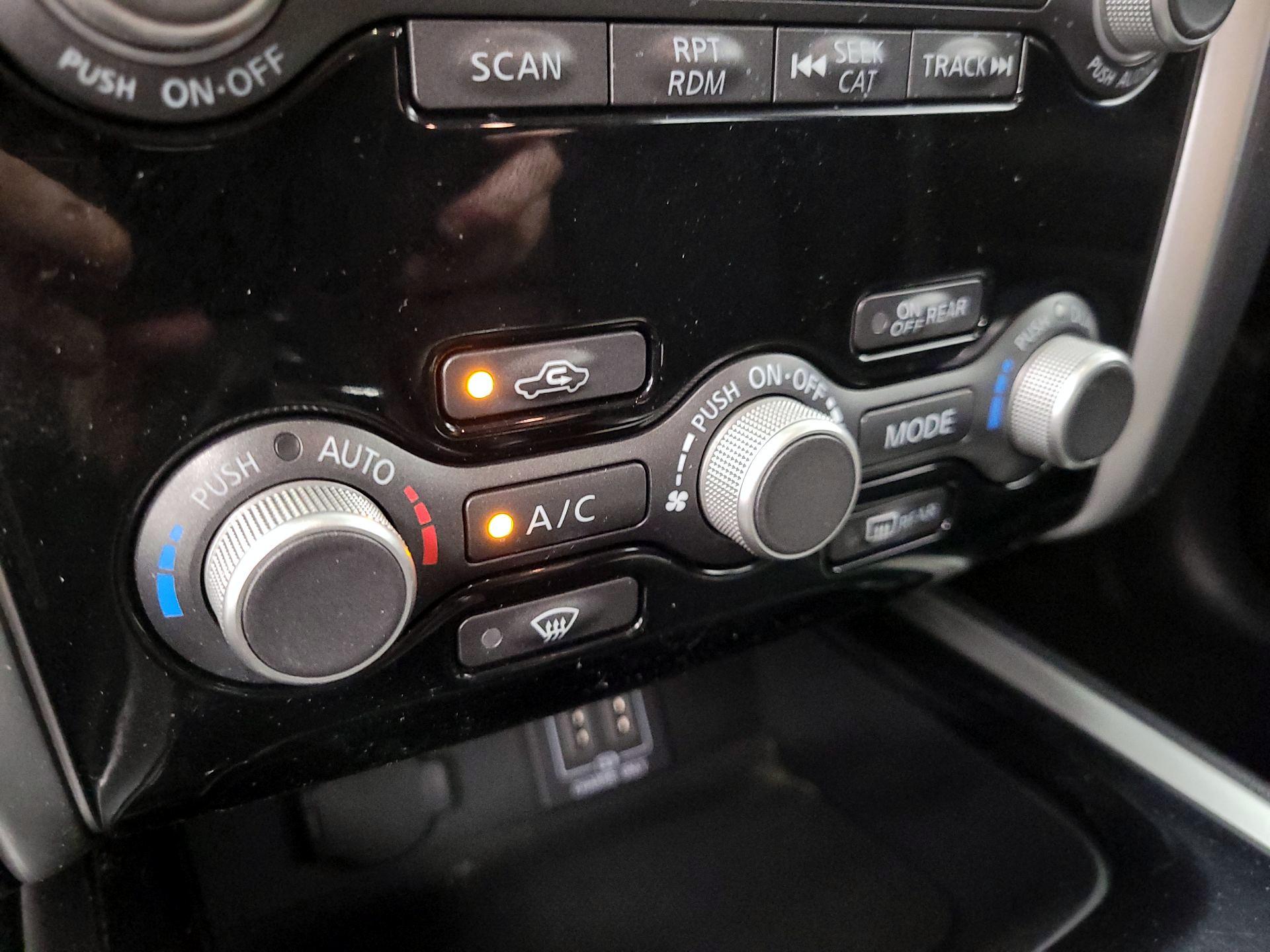 Thumbnail: 2018 Nissan Pathfinder - 16