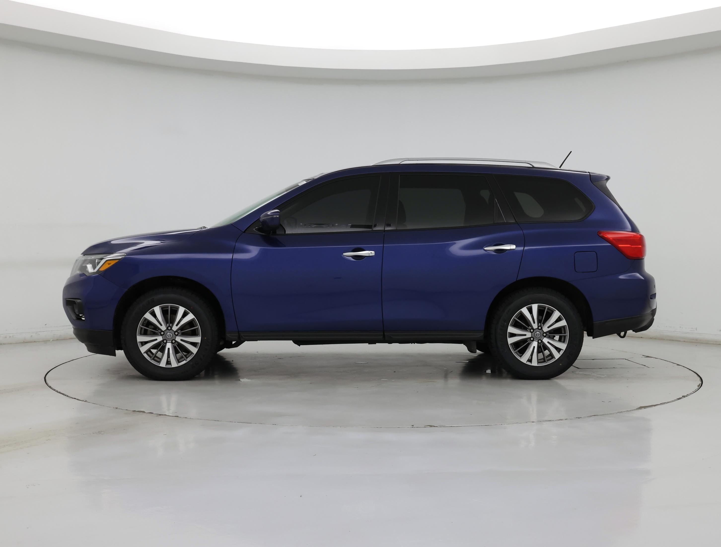 Thumbnail: 2018 Nissan Pathfinder - 3