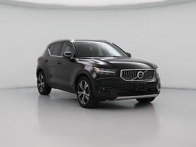 Black 2022 Volvo XC40 T4 Momentum