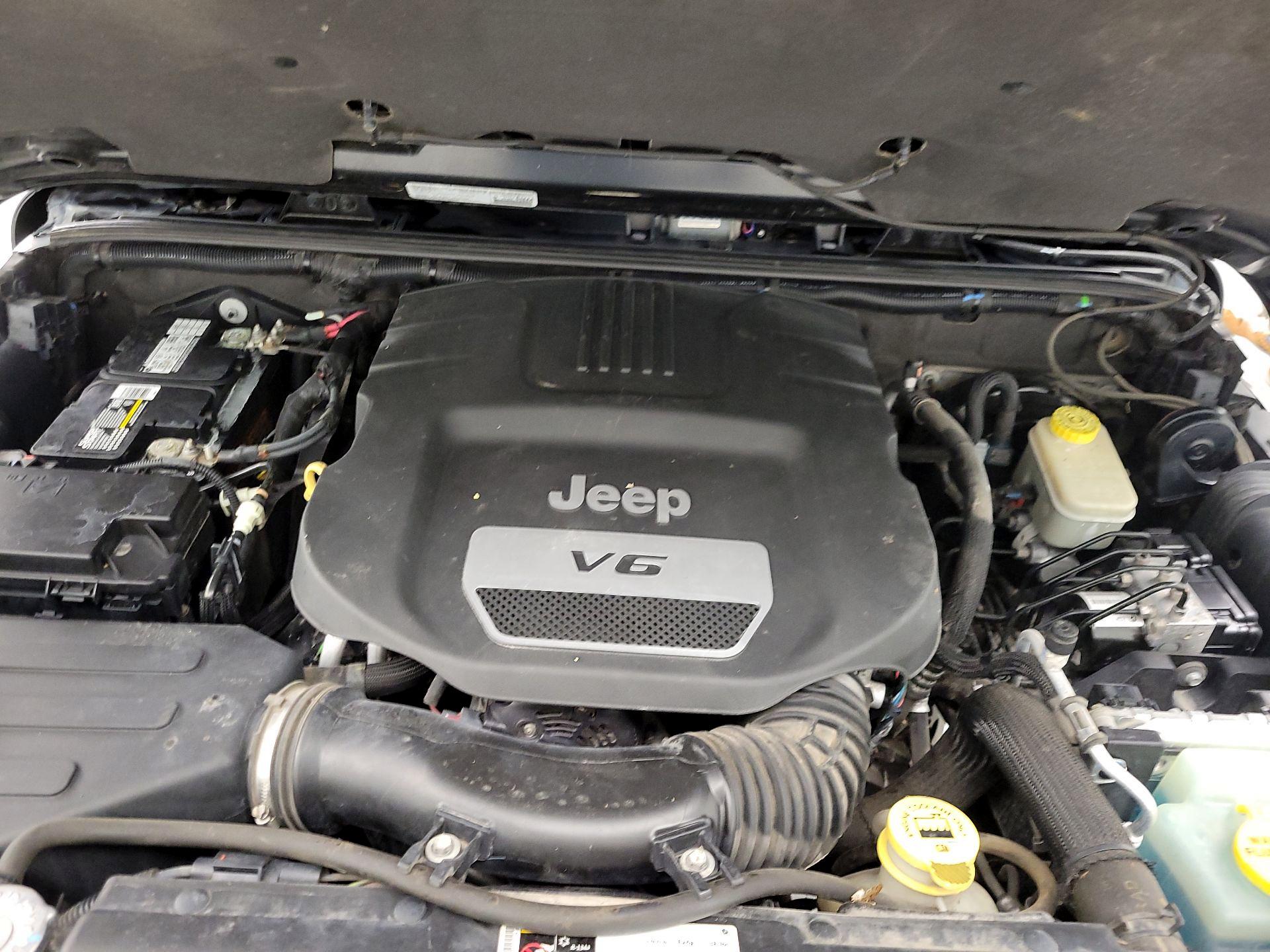 Thumbnail: 2014 Jeep Wrangler - 19