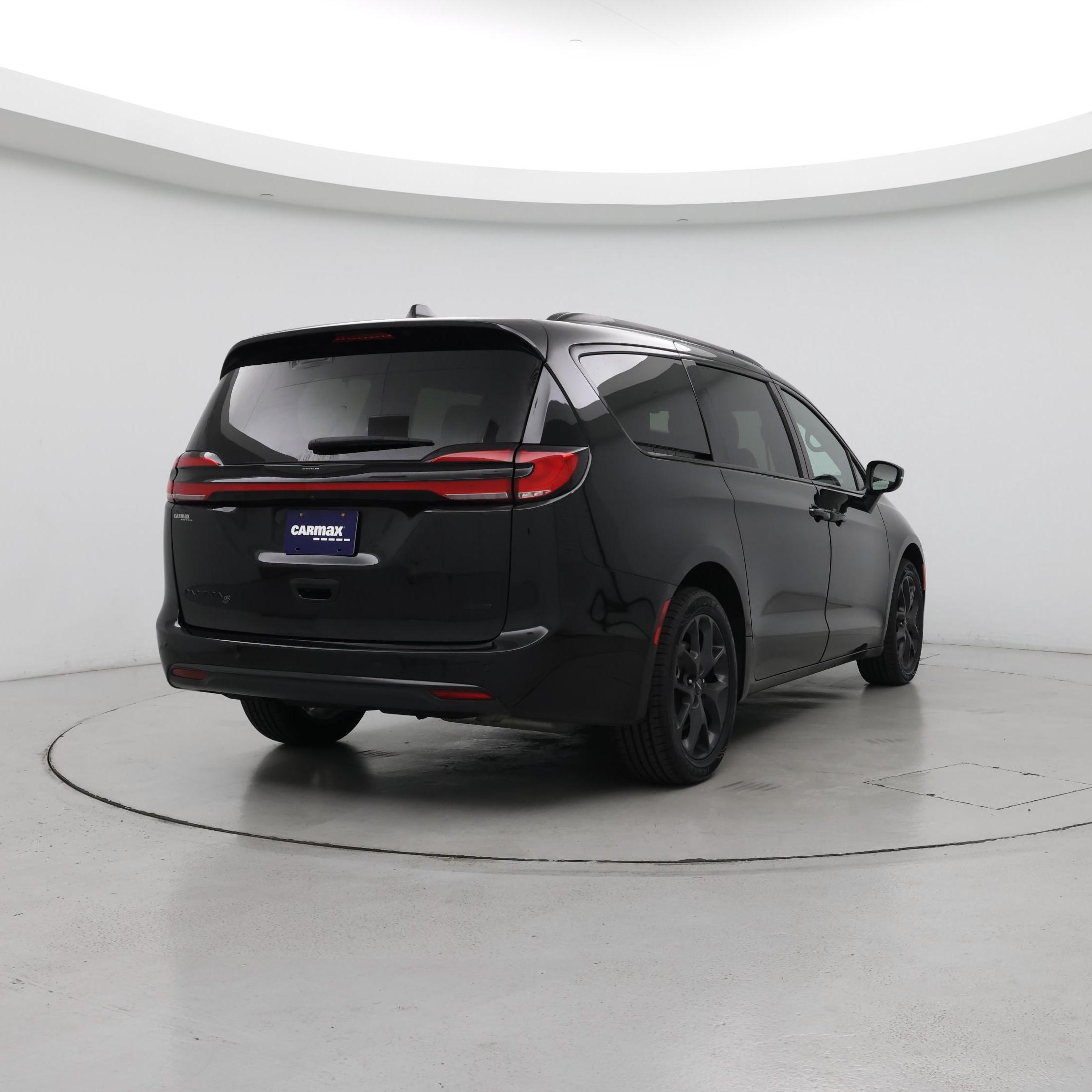 Thumbnail: 2023 Chrysler Pacifica - 8