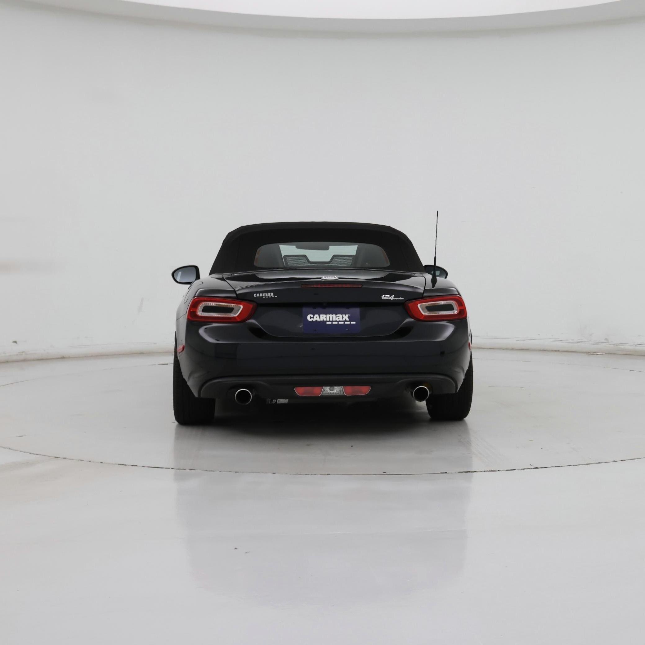 Thumbnail: 2017 Fiat 124 Spider - 6
