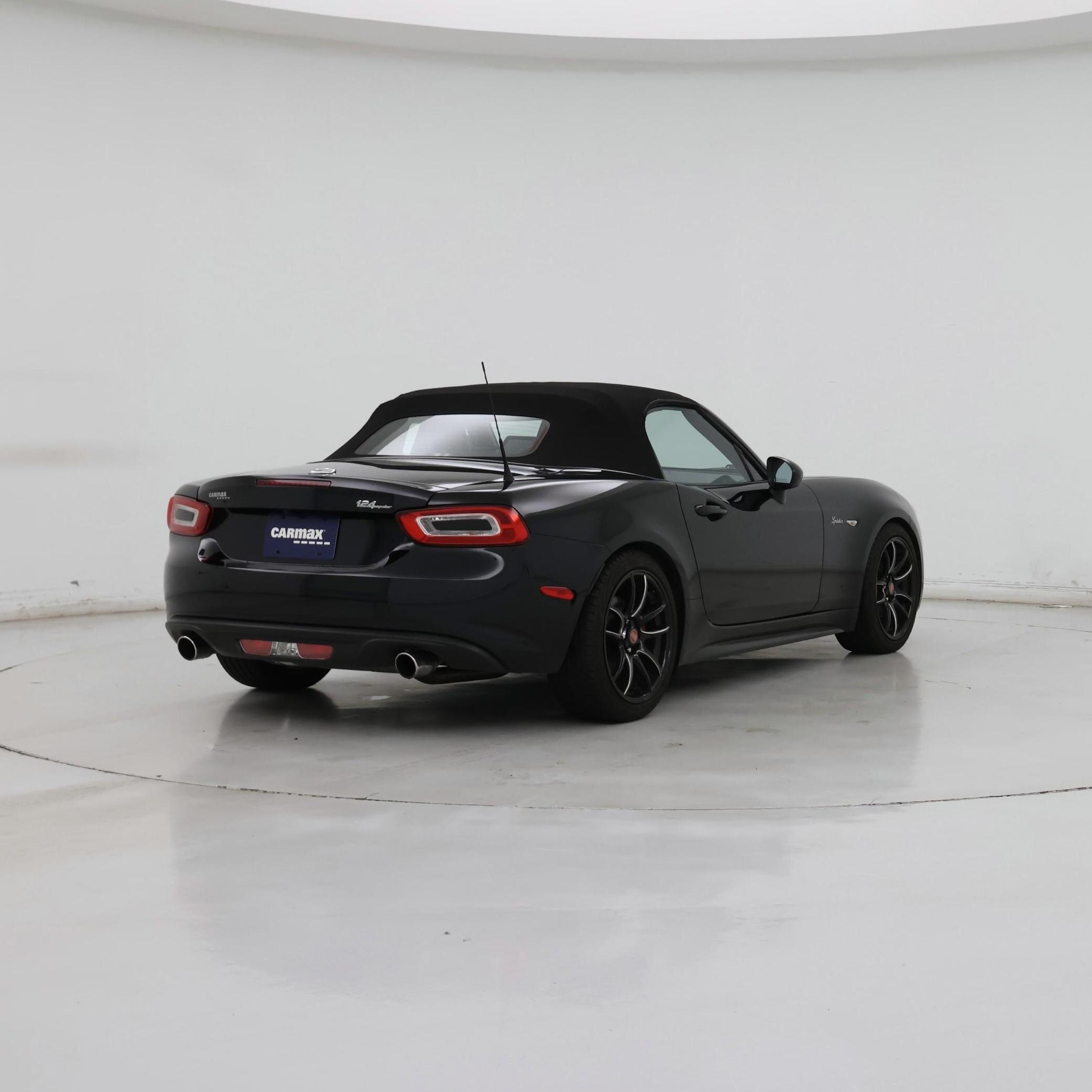 Thumbnail: 2017 Fiat 124 Spider - 8