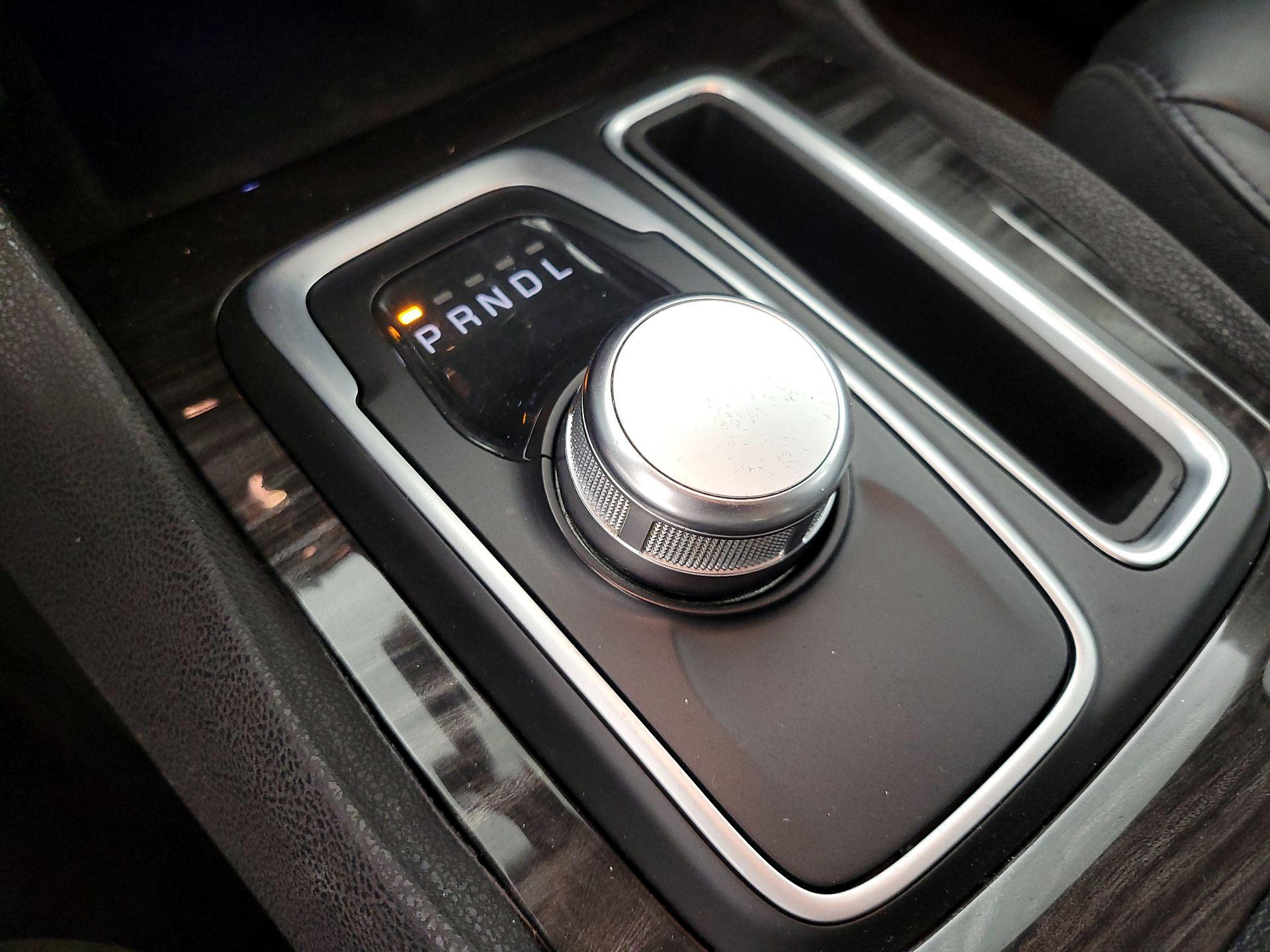 Thumbnail: 2016 Chrysler 300 - 18