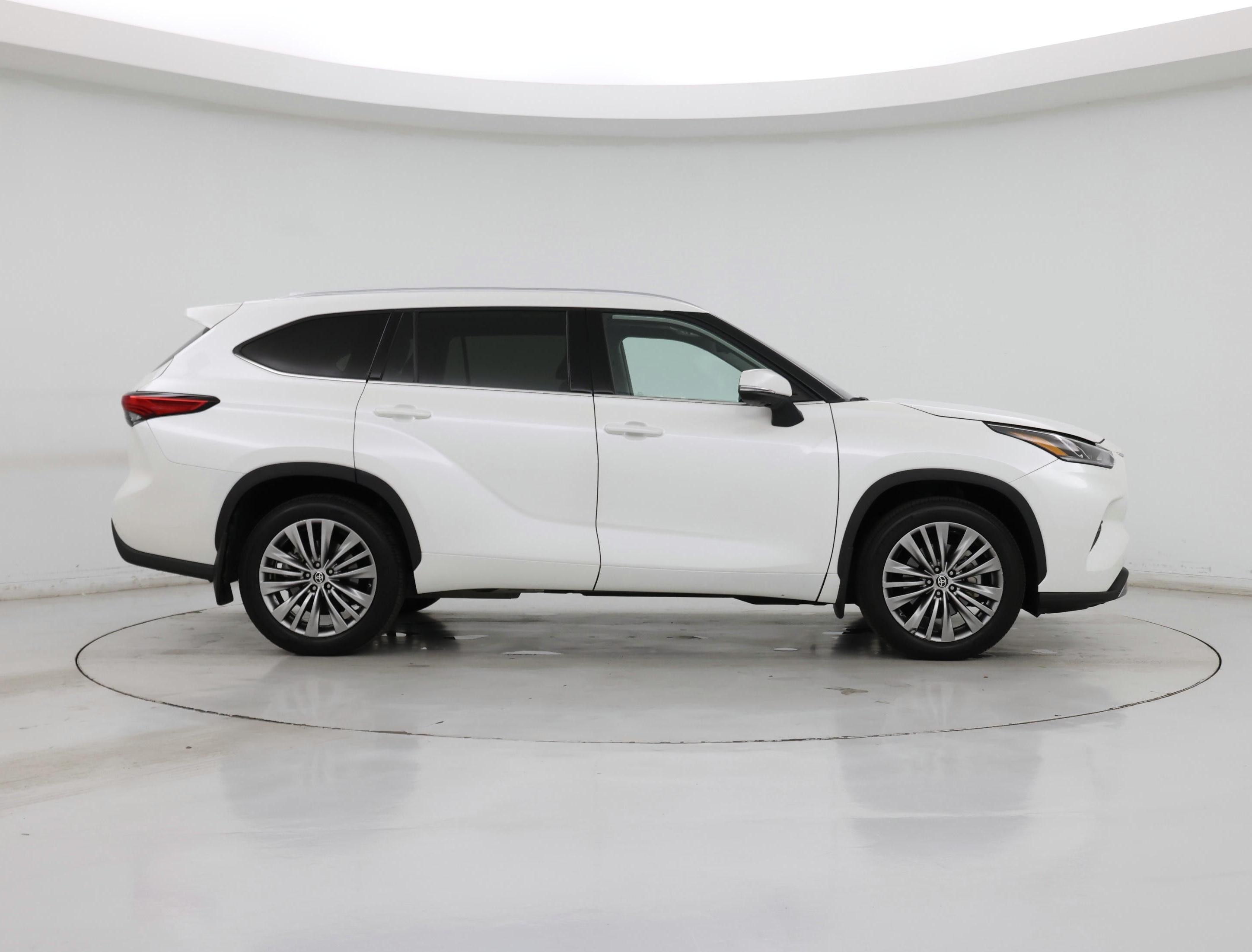 Thumbnail: 2021 Toyota Highlander - 7