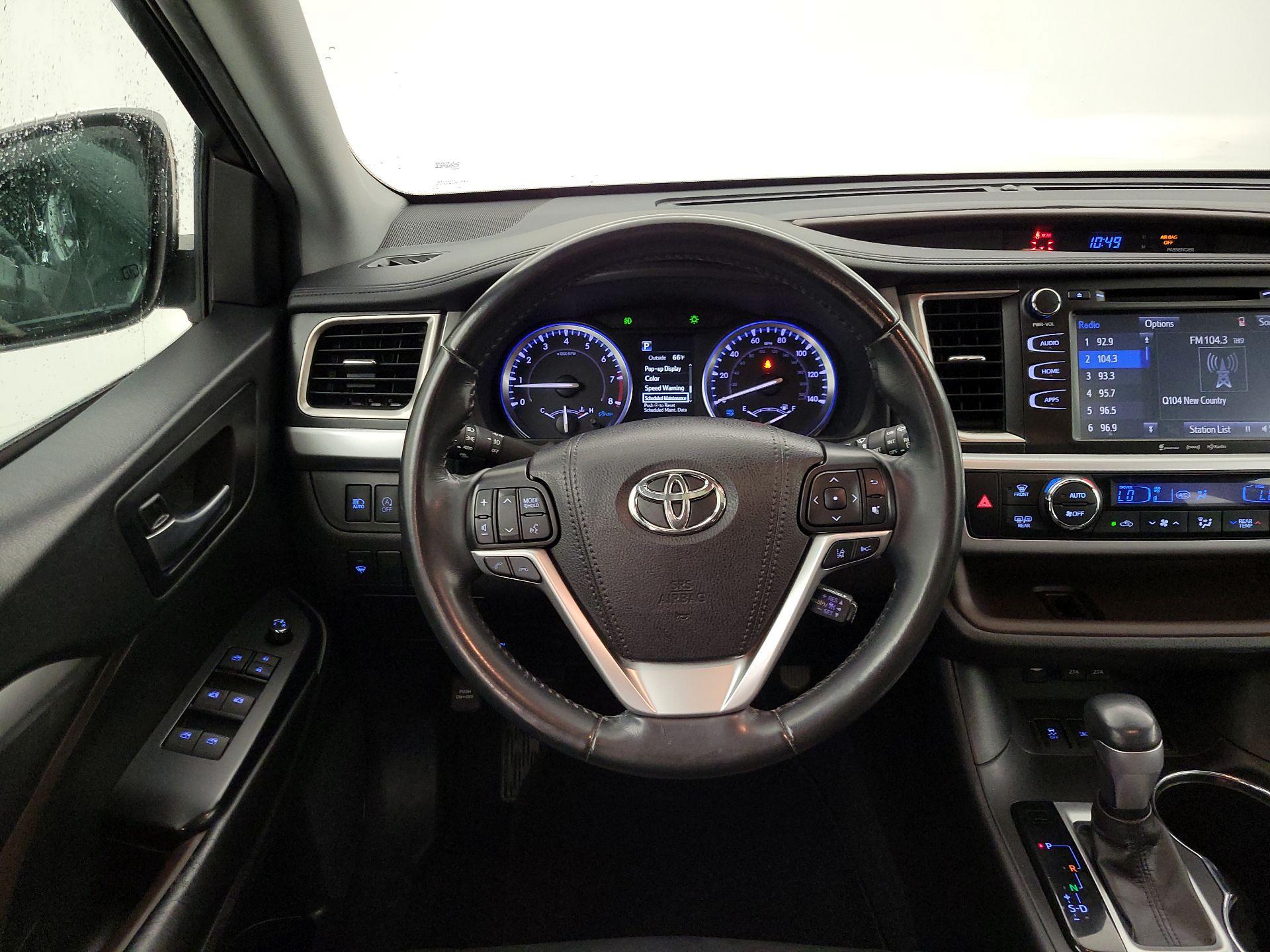 Thumbnail: 2019 Toyota Highlander - 10