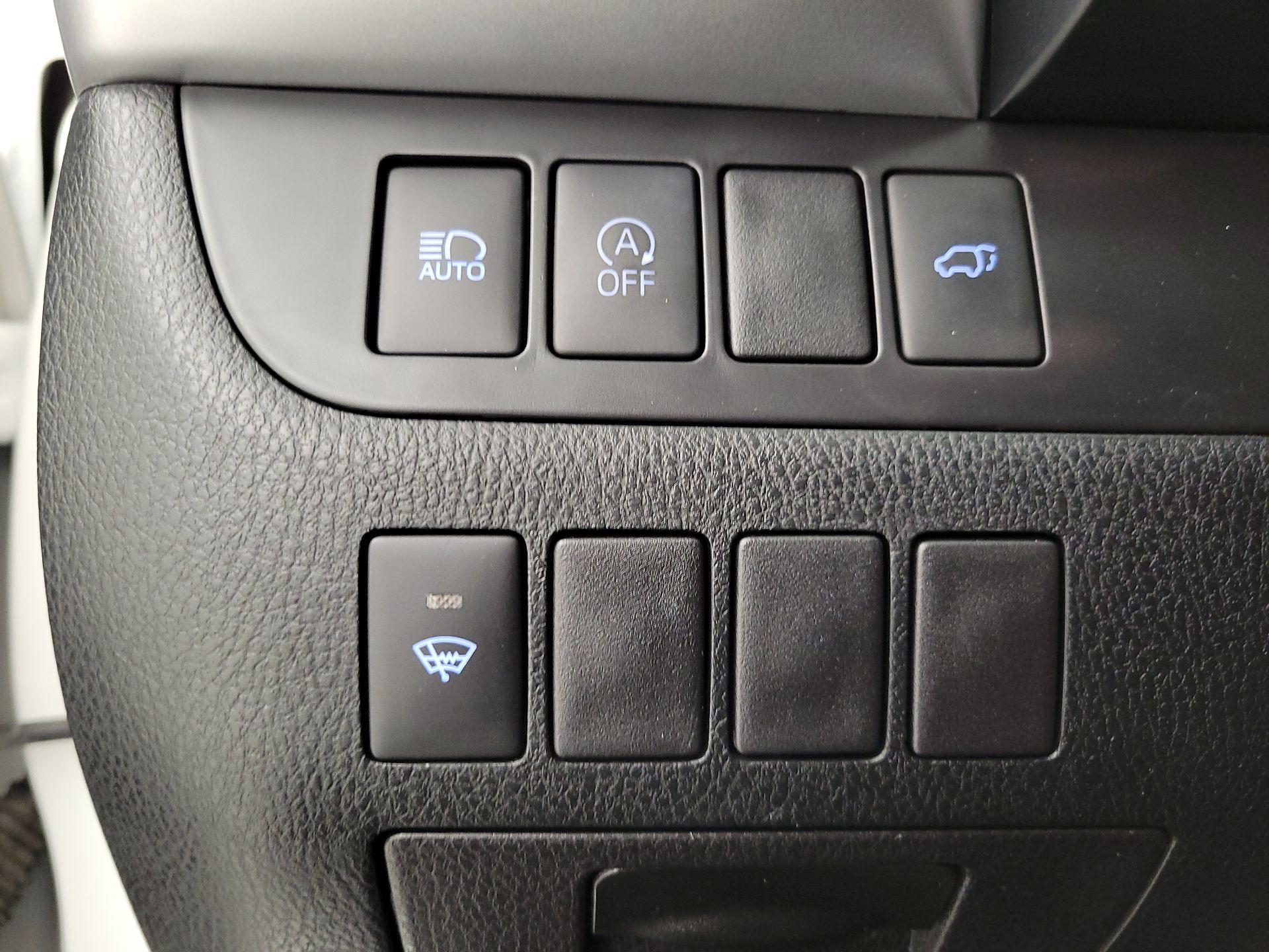 Thumbnail: 2019 Toyota Highlander - 13