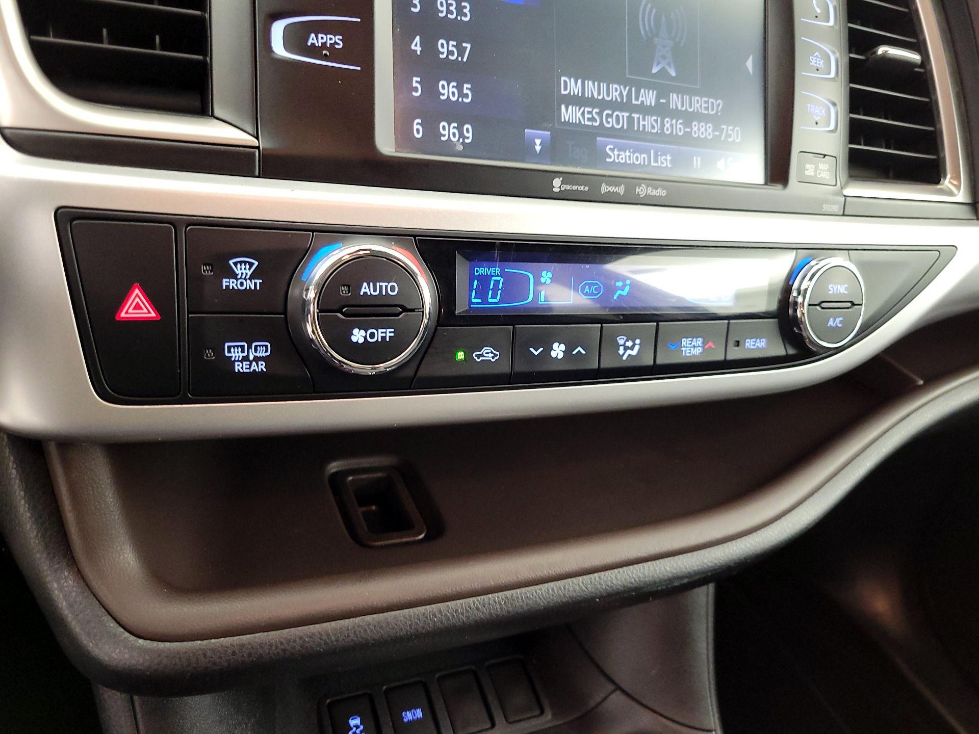 Thumbnail: 2019 Toyota Highlander - 16