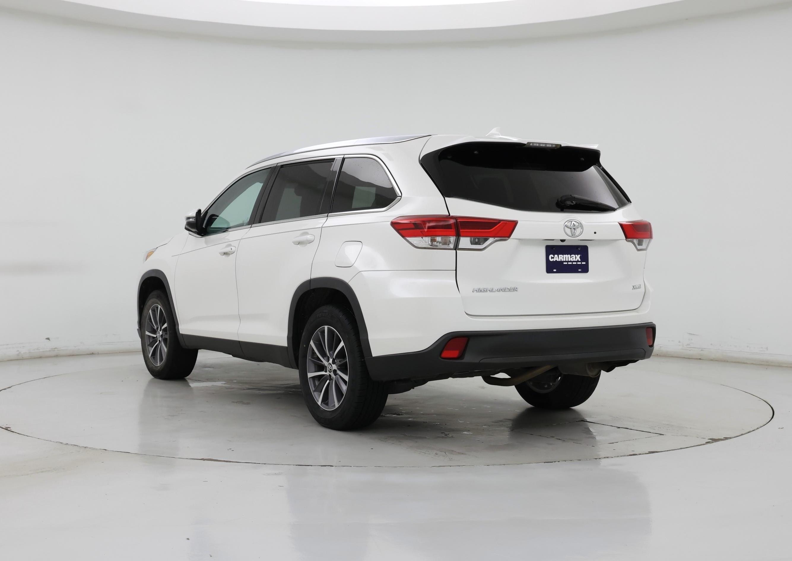 Thumbnail: 2019 Toyota Highlander - 2