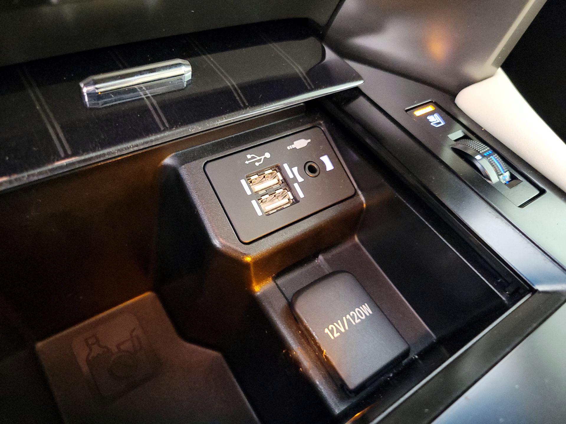 Thumbnail: 2020 Lexus GX - 19