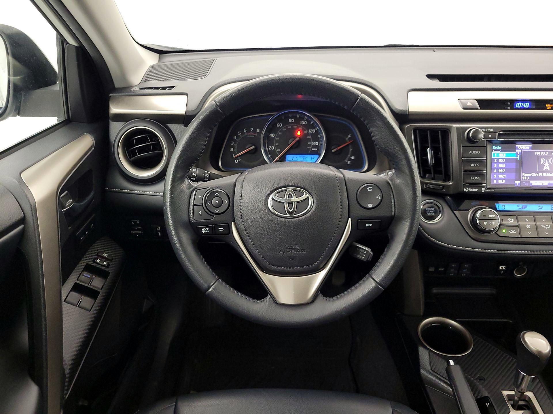 Thumbnail: 2015 Toyota RAV4 - 10