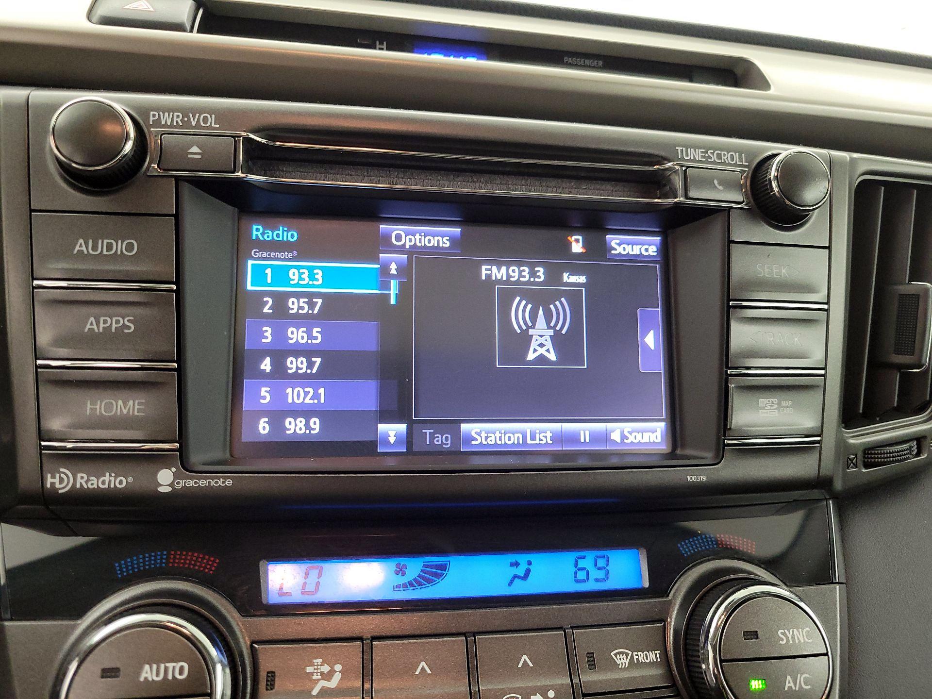 Thumbnail: 2015 Toyota RAV4 - 15