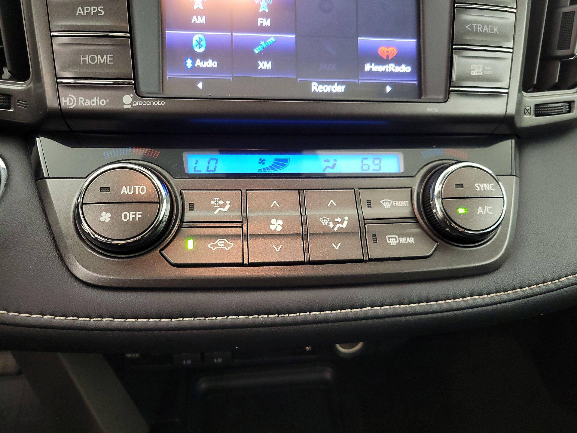 Thumbnail: 2015 Toyota RAV4 - 16