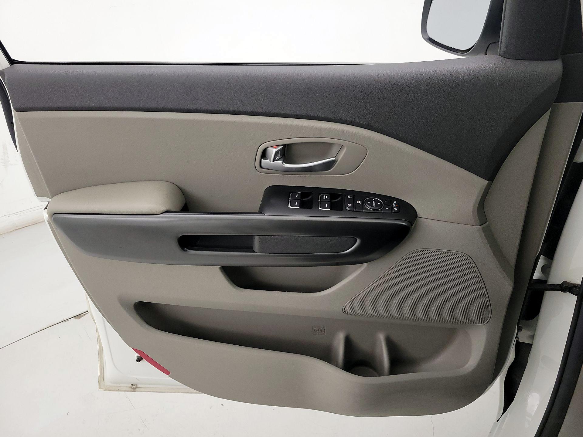 Thumbnail: 2017 Kia Sedona - 12