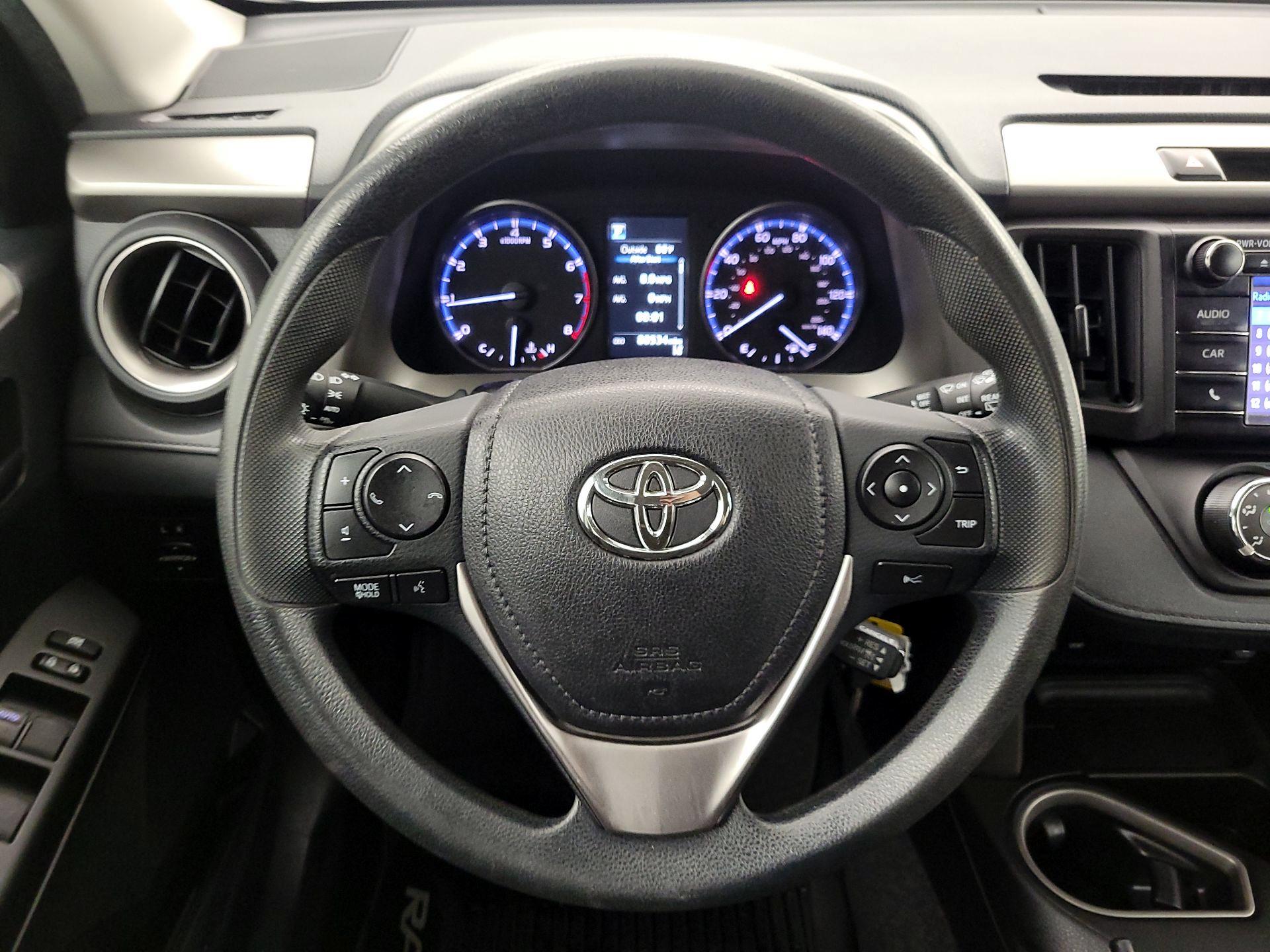 Thumbnail: 2017 Toyota RAV4 - 10