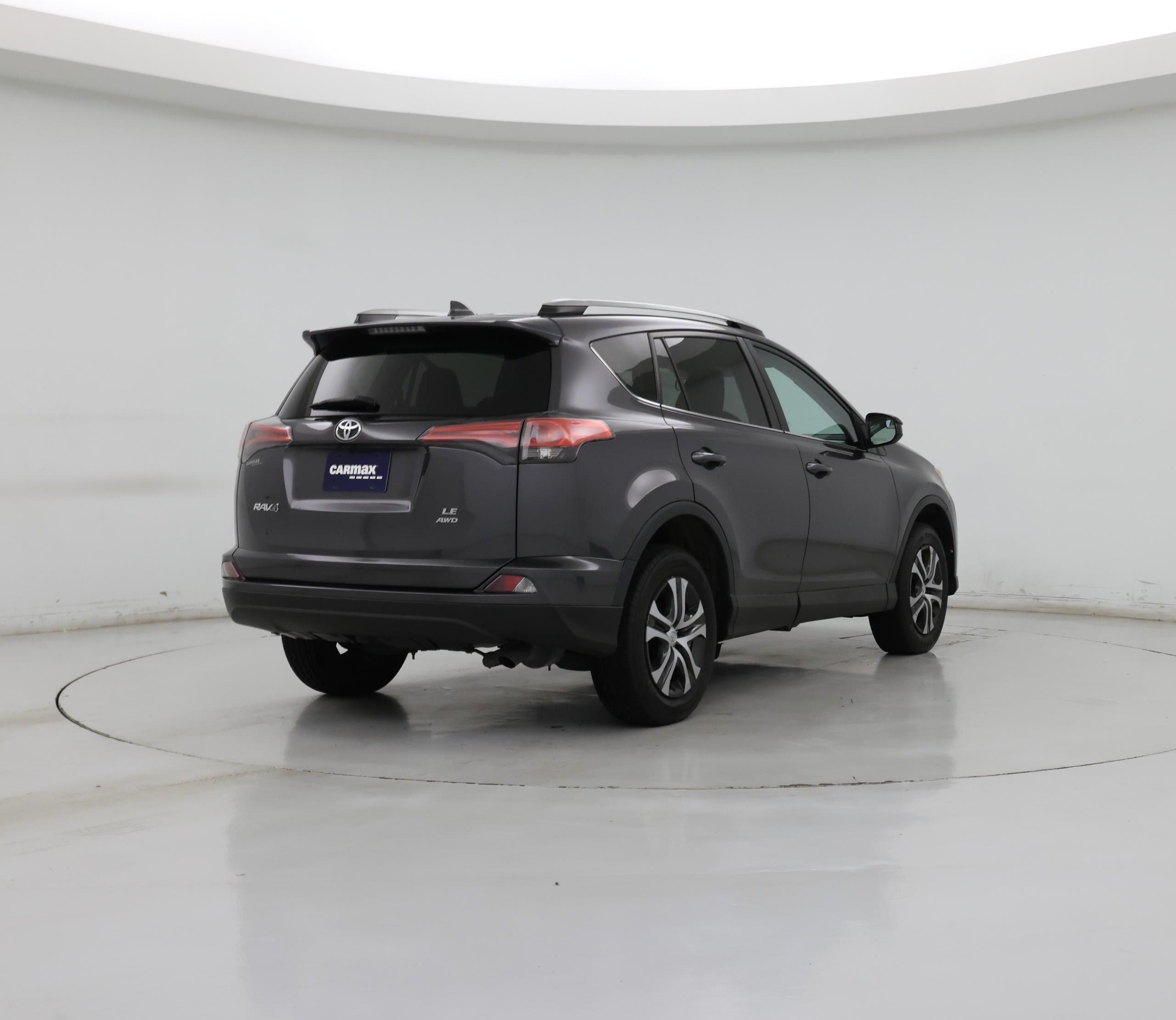 Thumbnail: 2017 Toyota RAV4 - 8