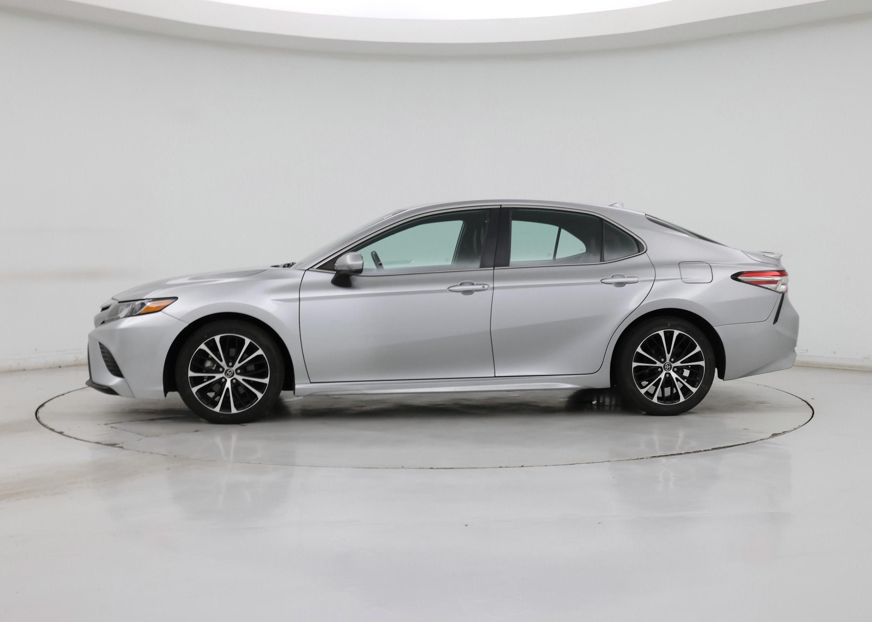 Thumbnail: 2019 Toyota Camry - 3