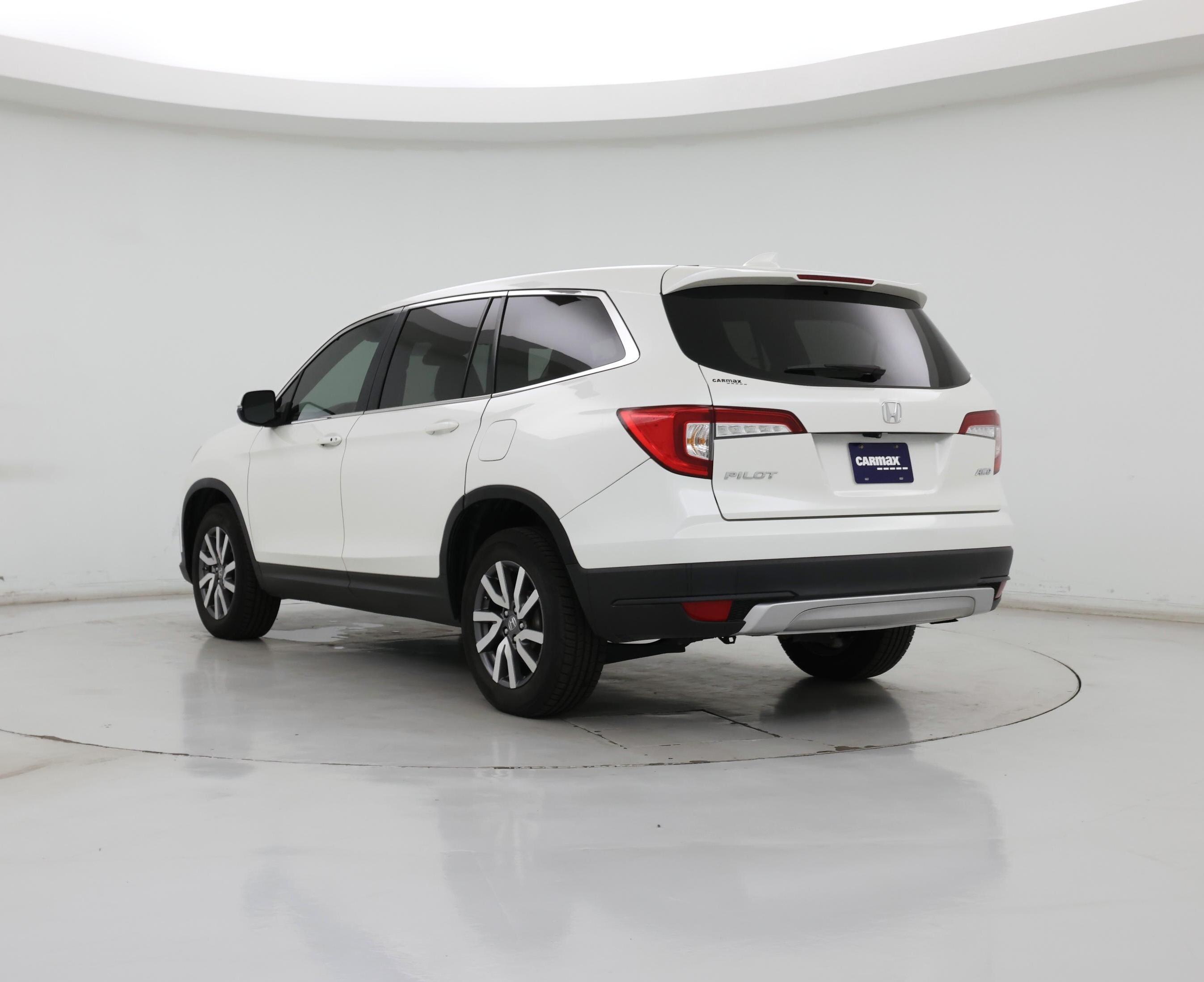 Thumbnail: 2019 Honda Pilot - 2