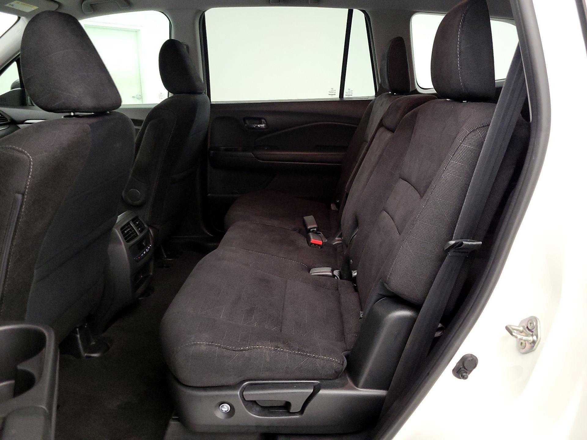 Thumbnail: 2019 Honda Pilot - 19