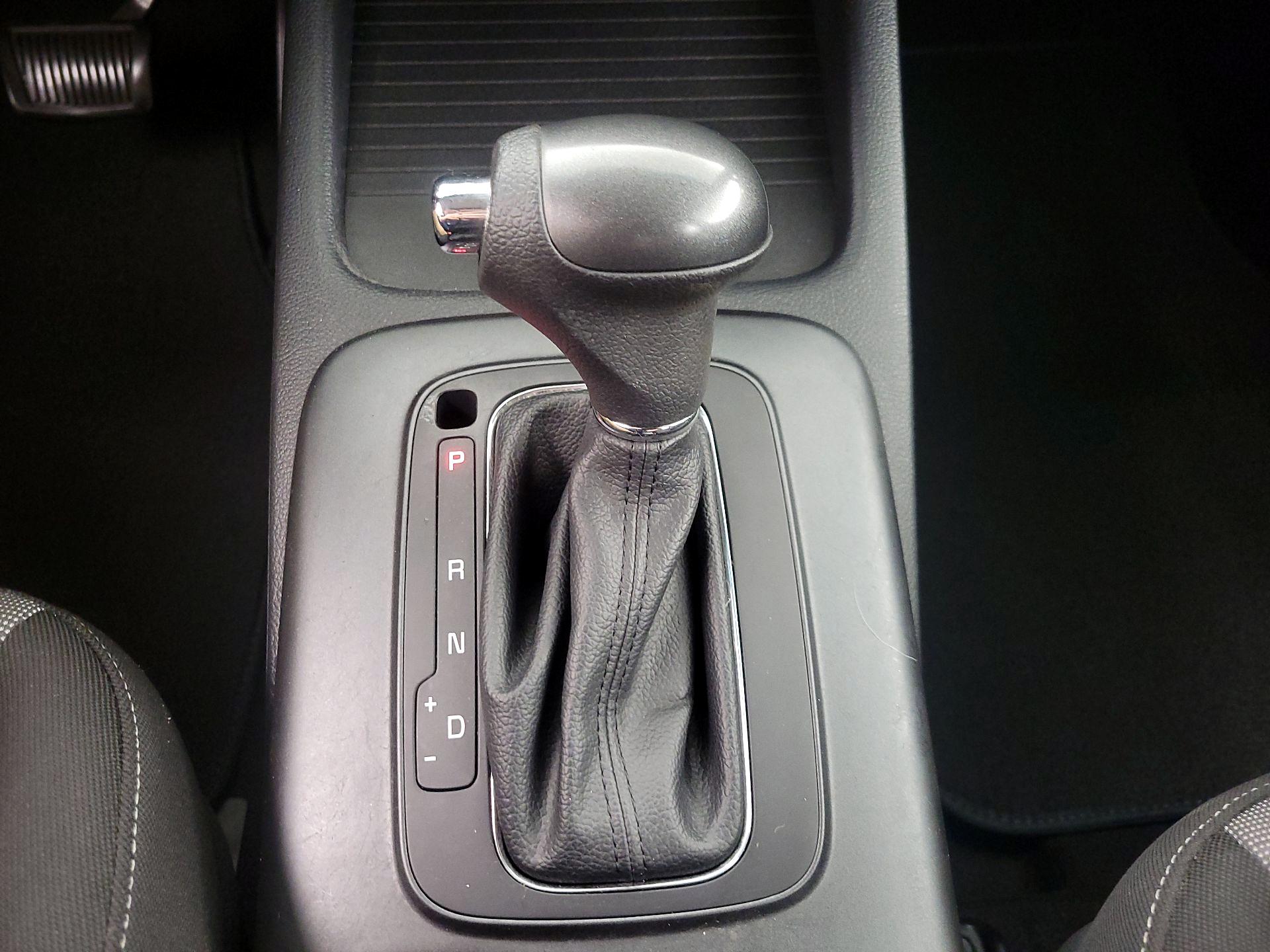 Thumbnail: 2016 Kia Forte - 16