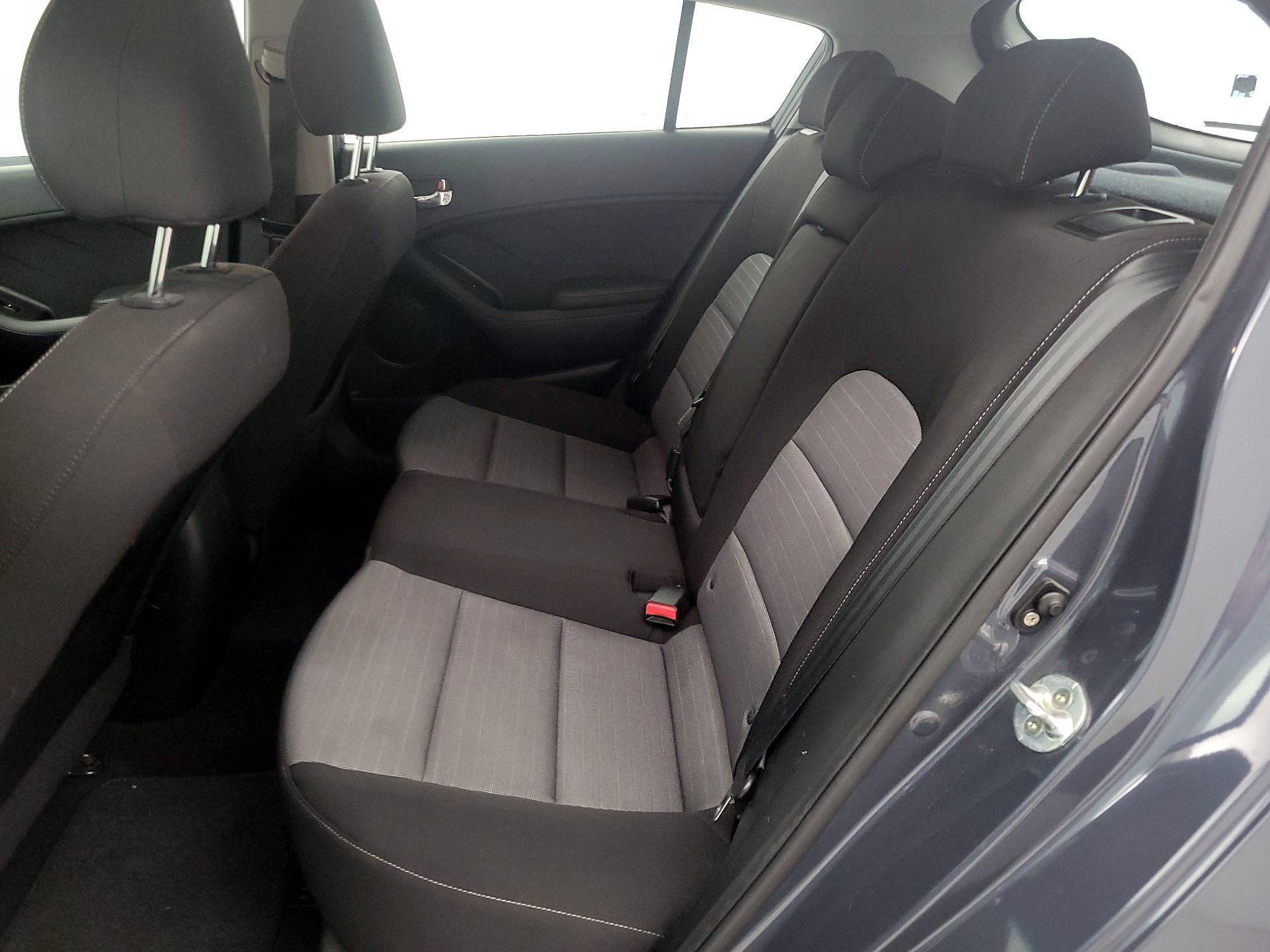 Thumbnail: 2016 Kia Forte - 18