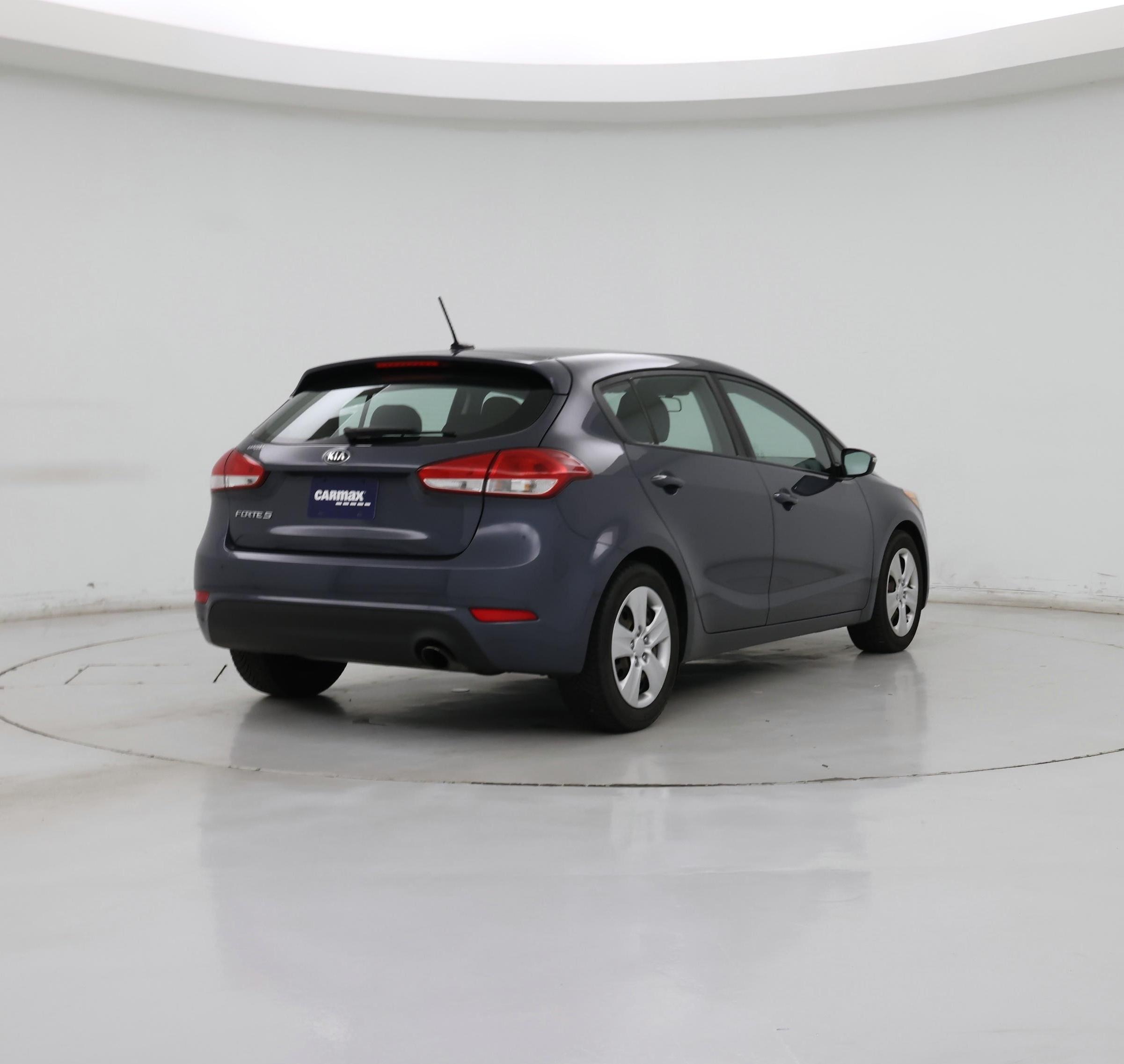Thumbnail: 2016 Kia Forte - 8