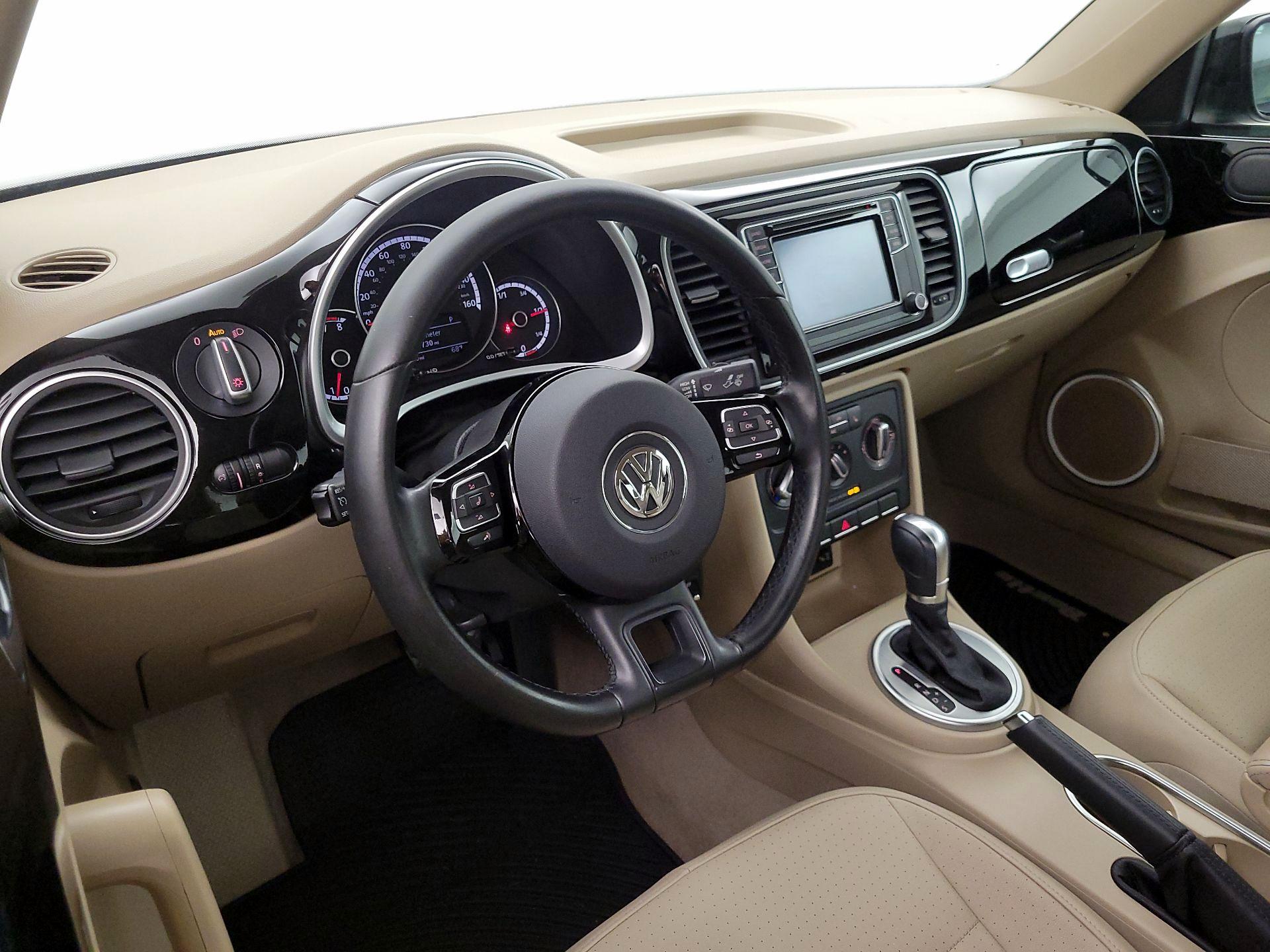 Thumbnail: 2016 Volkswagen Beetle - 9