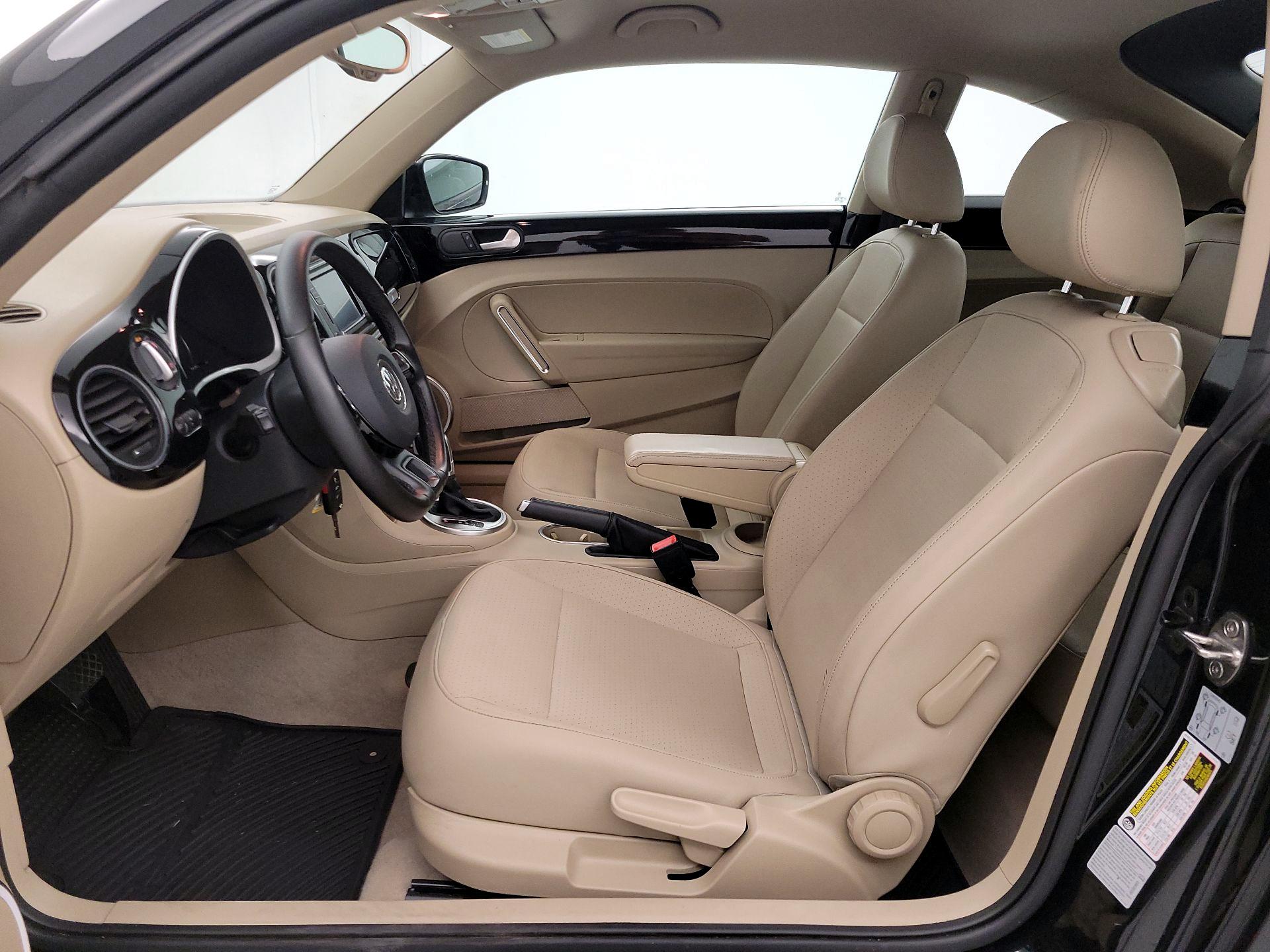 Thumbnail: 2016 Volkswagen Beetle - 11