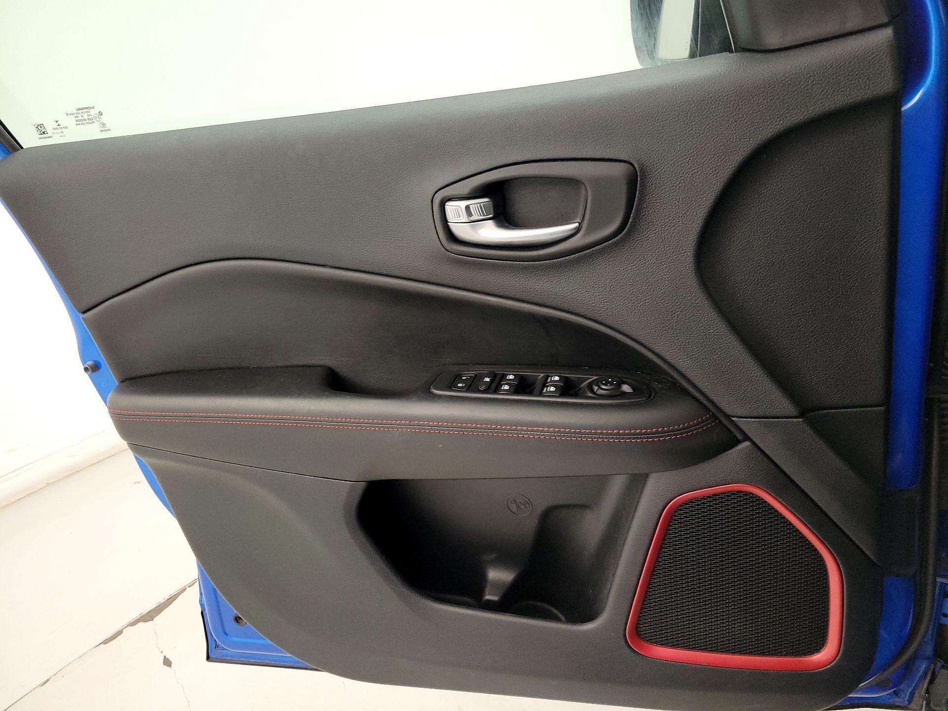 Thumbnail: 2019 Jeep Compass - 12