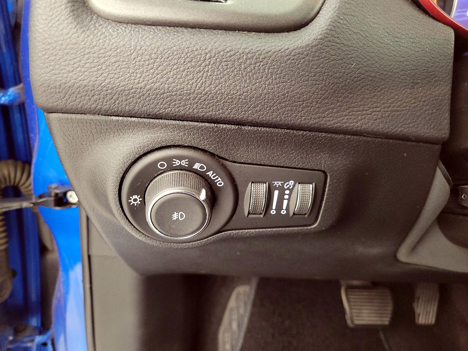 Thumbnail: 2019 Jeep Compass - 13